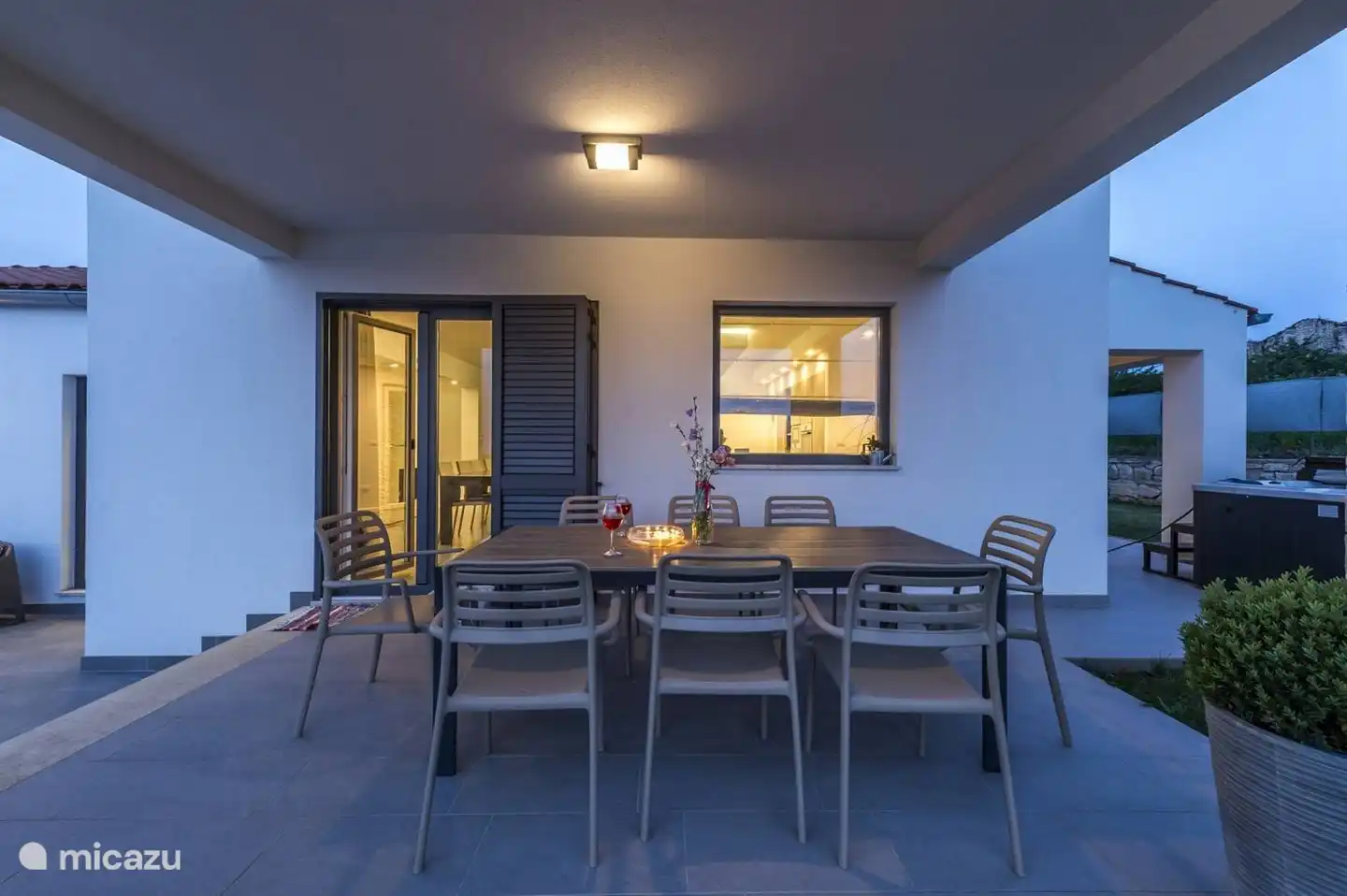 veranda