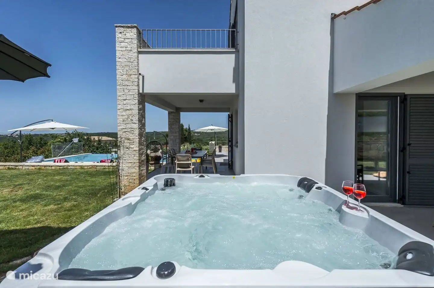 jacuzzi