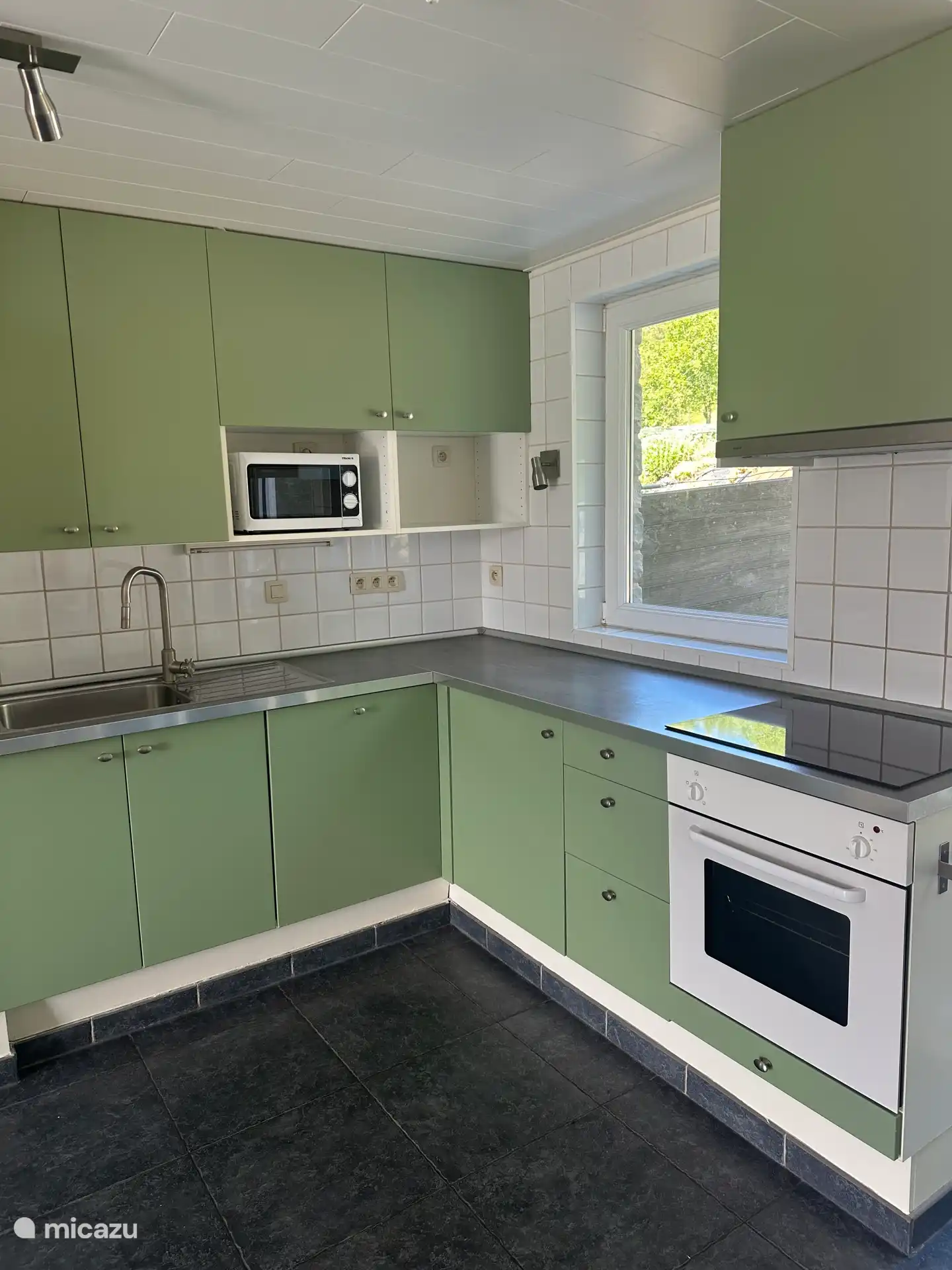 Keuken in leefruimte