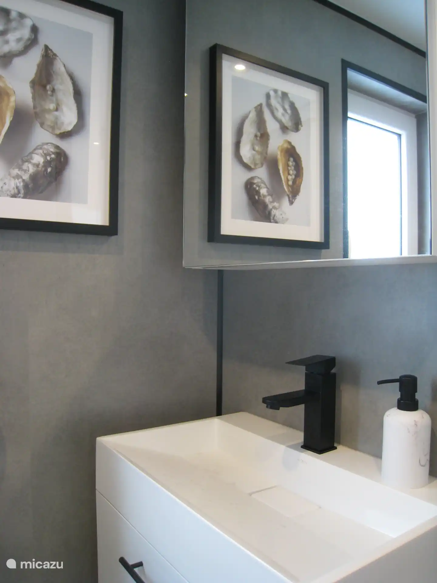 Luxe materialen in de badkamer