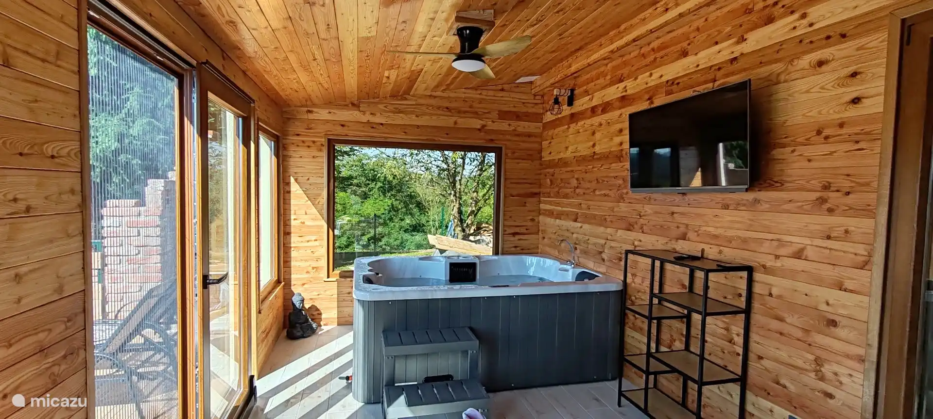 Jacuzzi