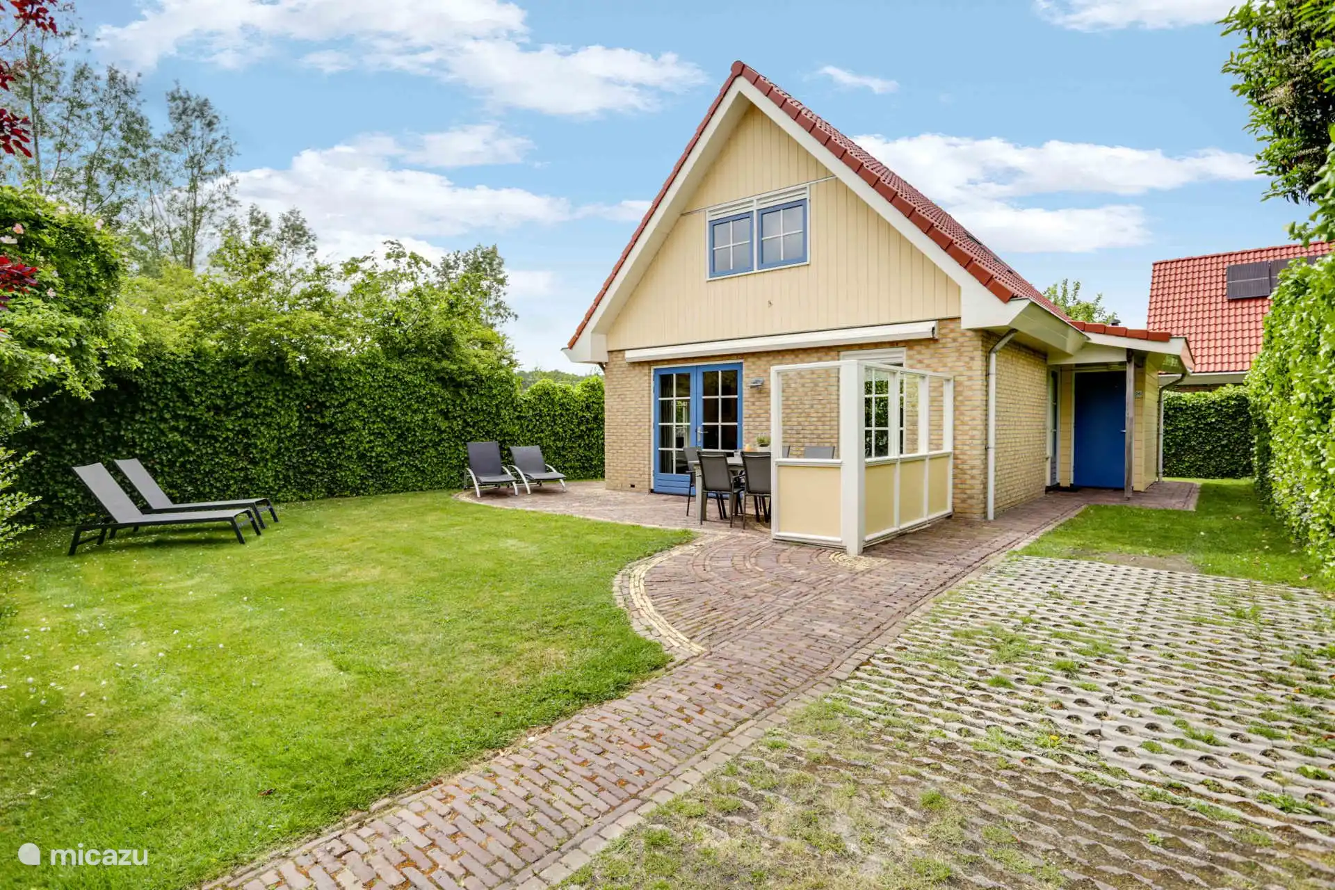 Ruime tuin met veel privacy