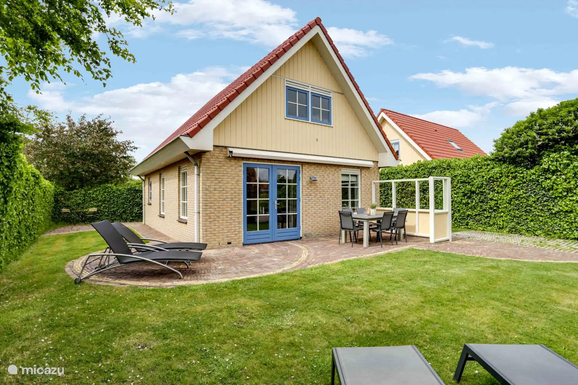 Ruime tuin met veel privacy