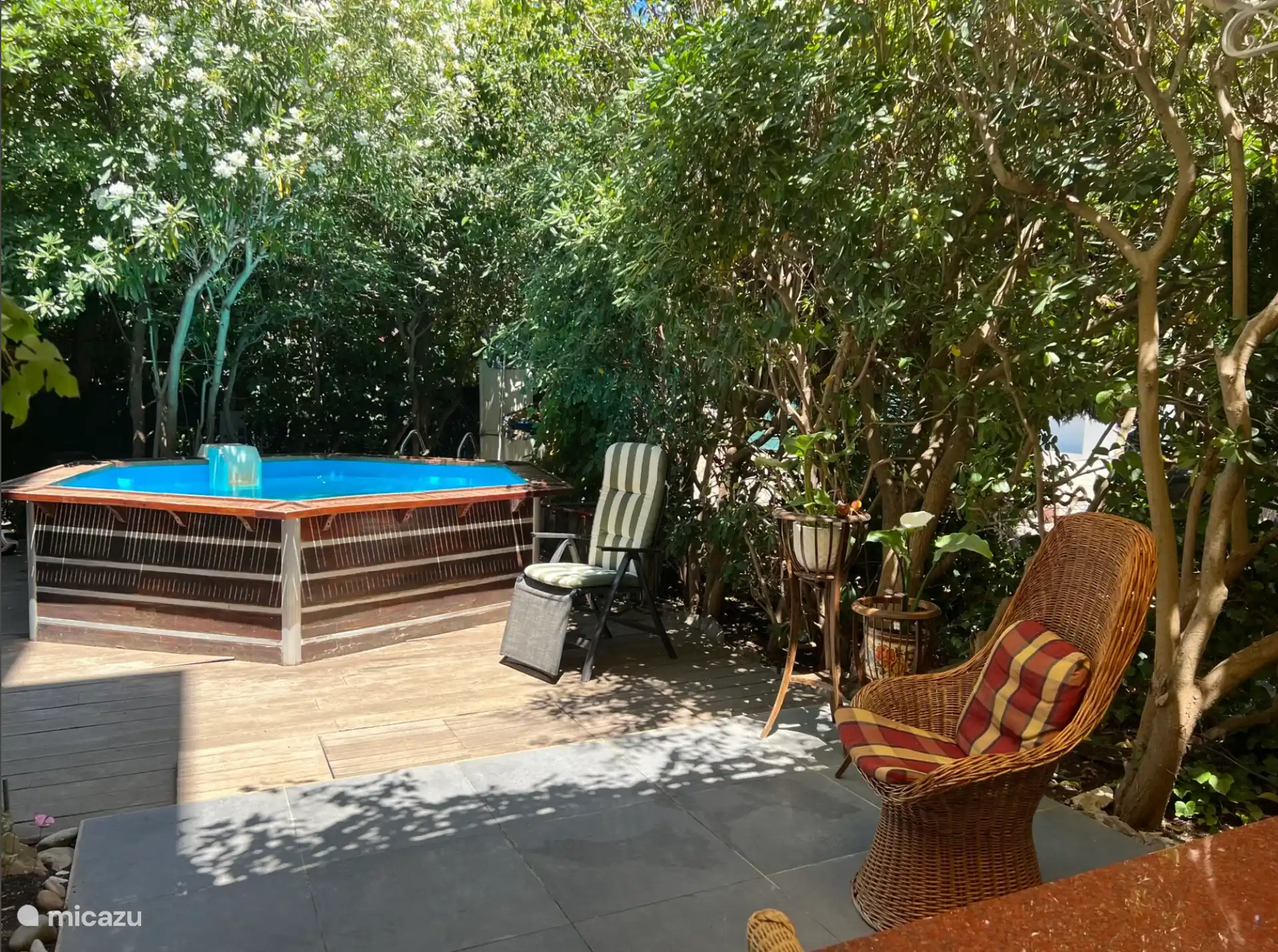 Piscina privada en Garden