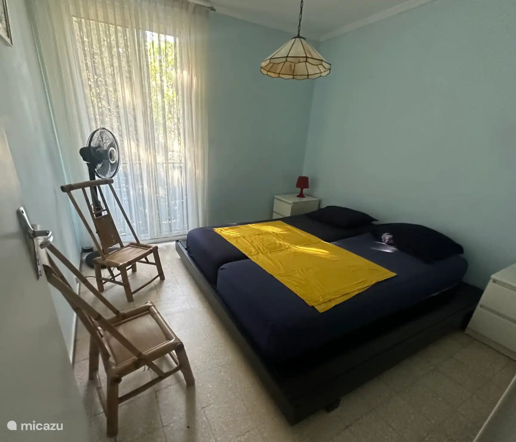 dormitorio 2 azul con cama japonesa