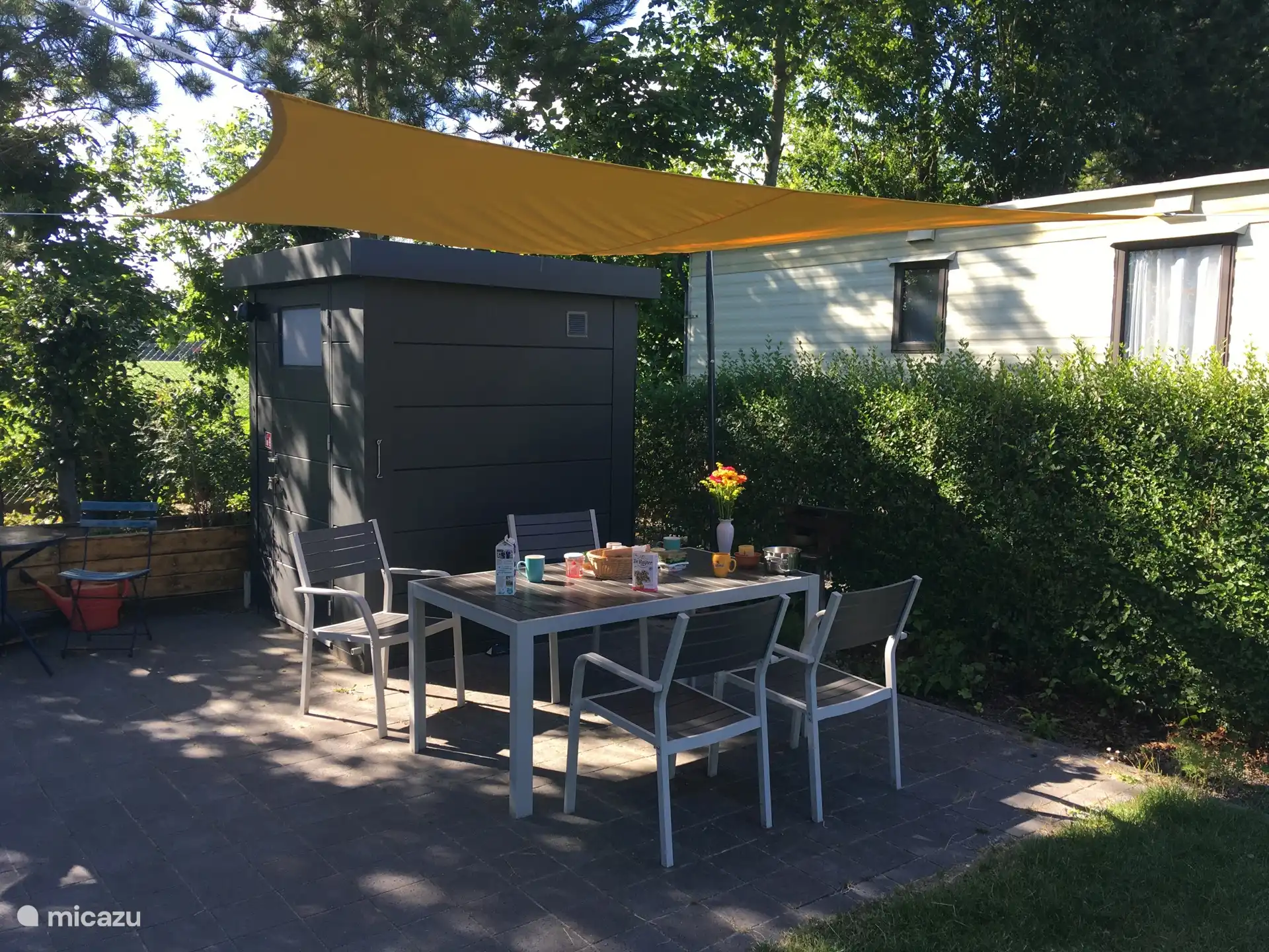 Terrasse avec auvent