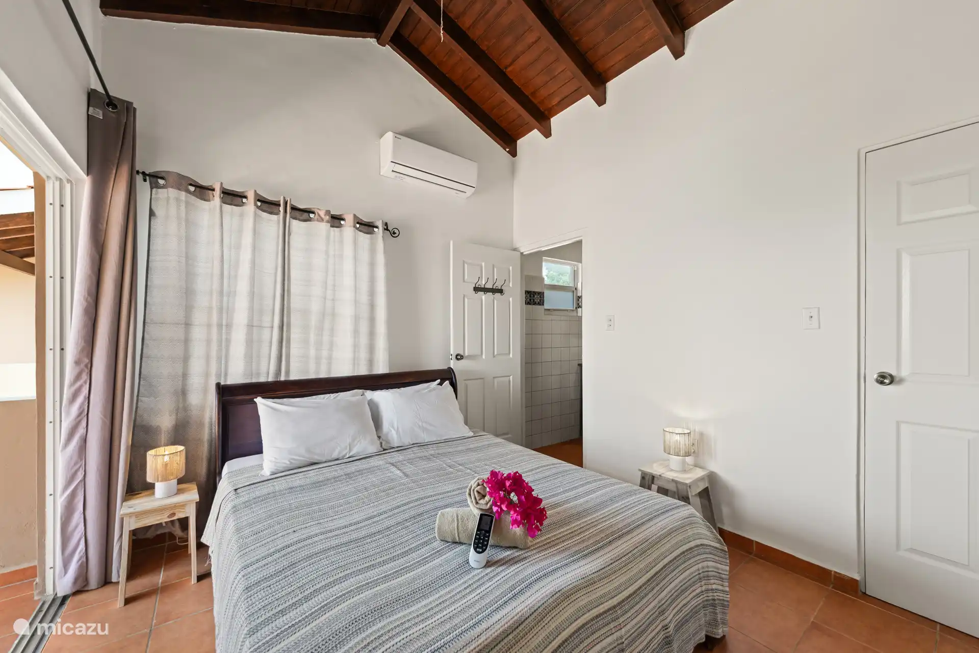 Spacious 2 person bed