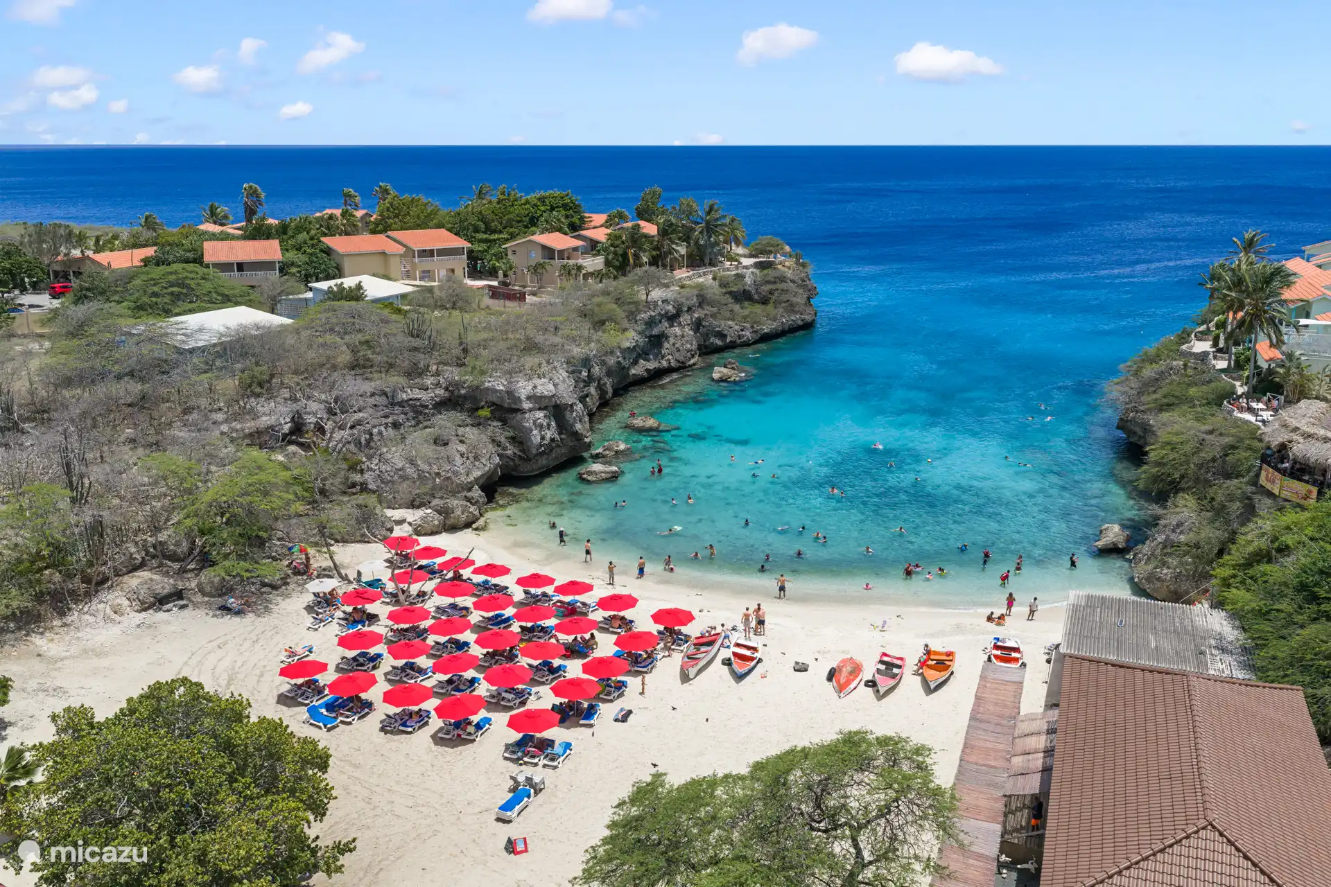 Playa Lagun within walking distance