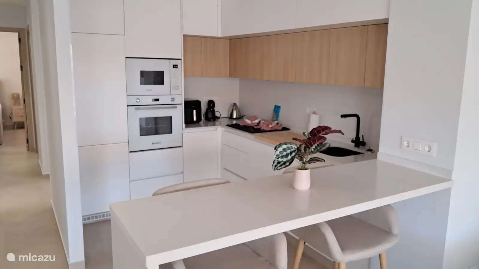 Keuken voorzien van alle apparatuur voor maximaal comfort 