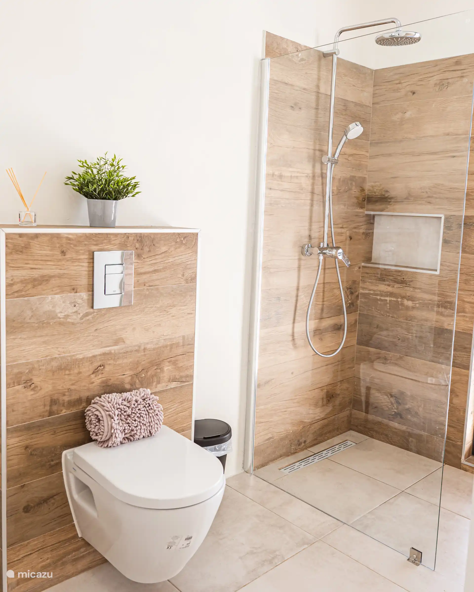 Hoofdbadkamer - douche