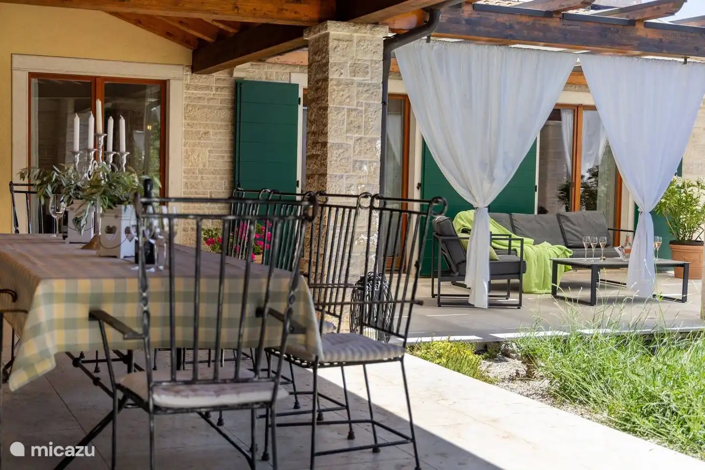 veranda
