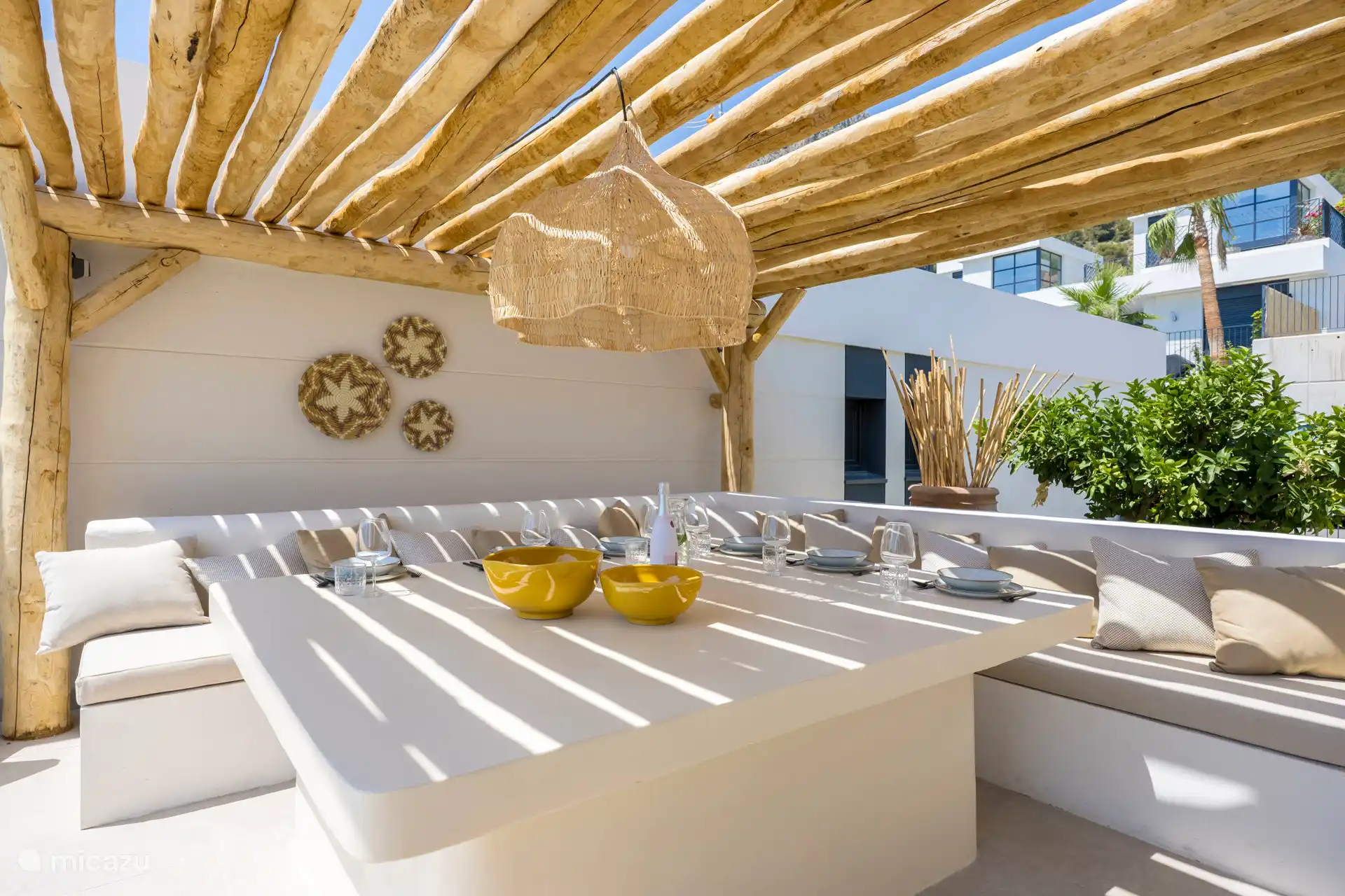 Con restaurantes al aire libre de lujo en Ibiza.