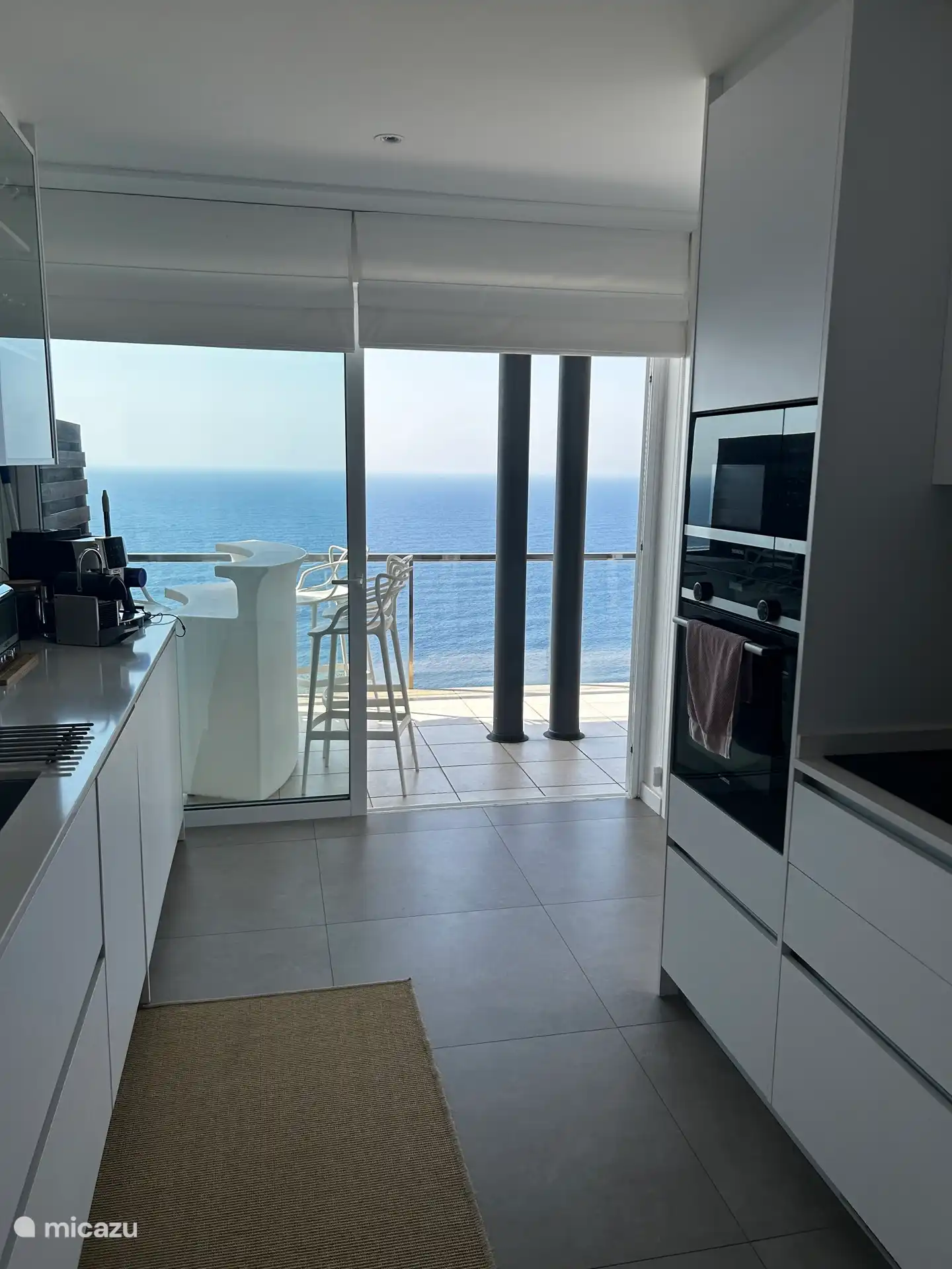 La cocina también da acceso a la terraza