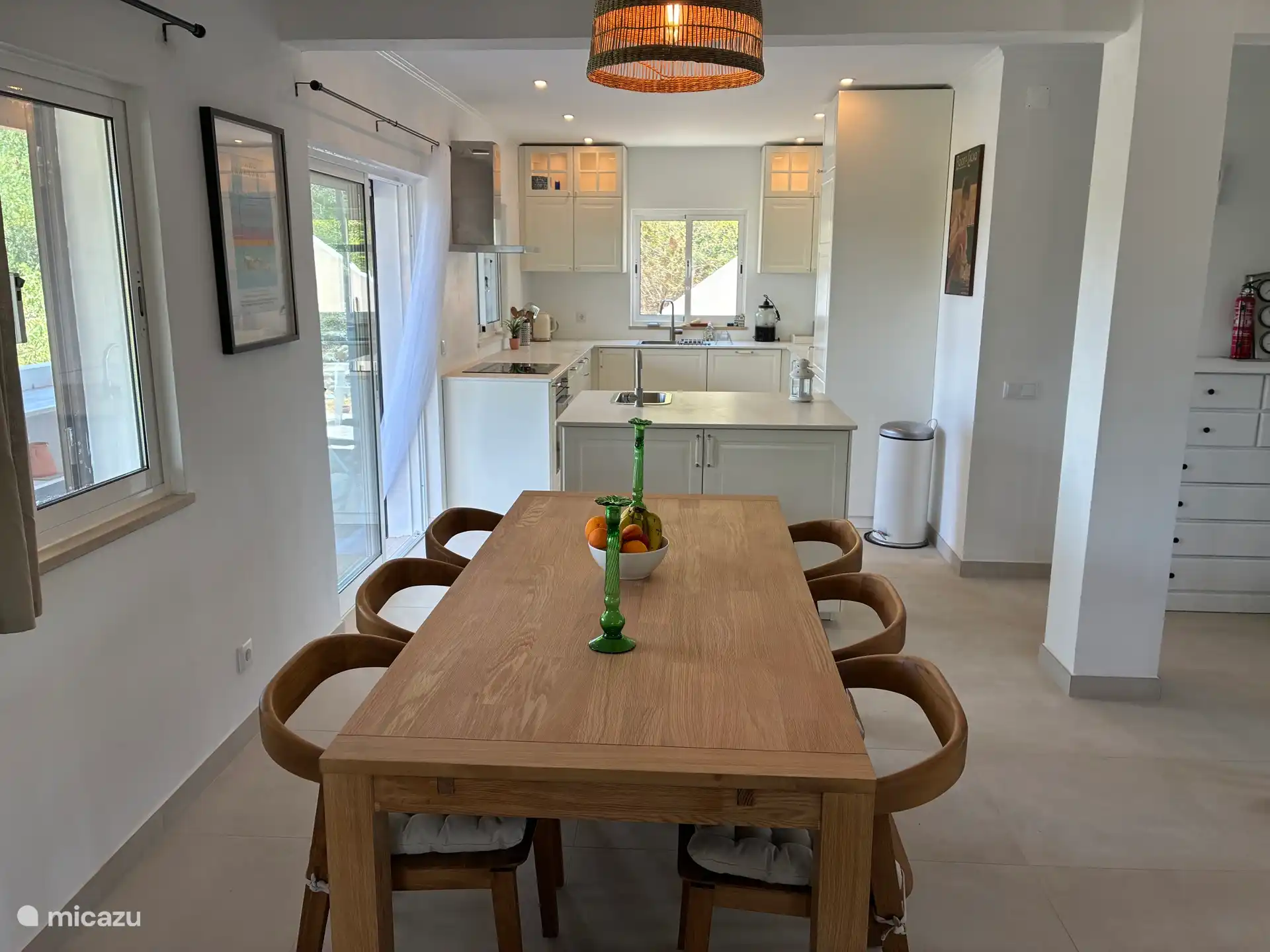 Eetkamer en open keuken