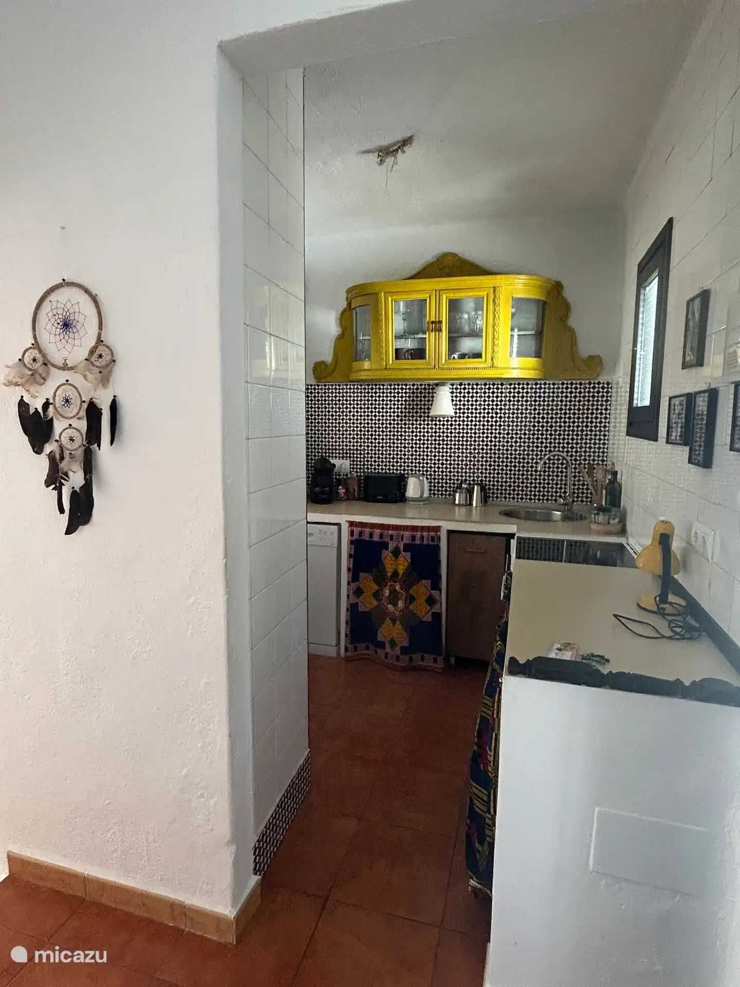 Free kitchen entrance