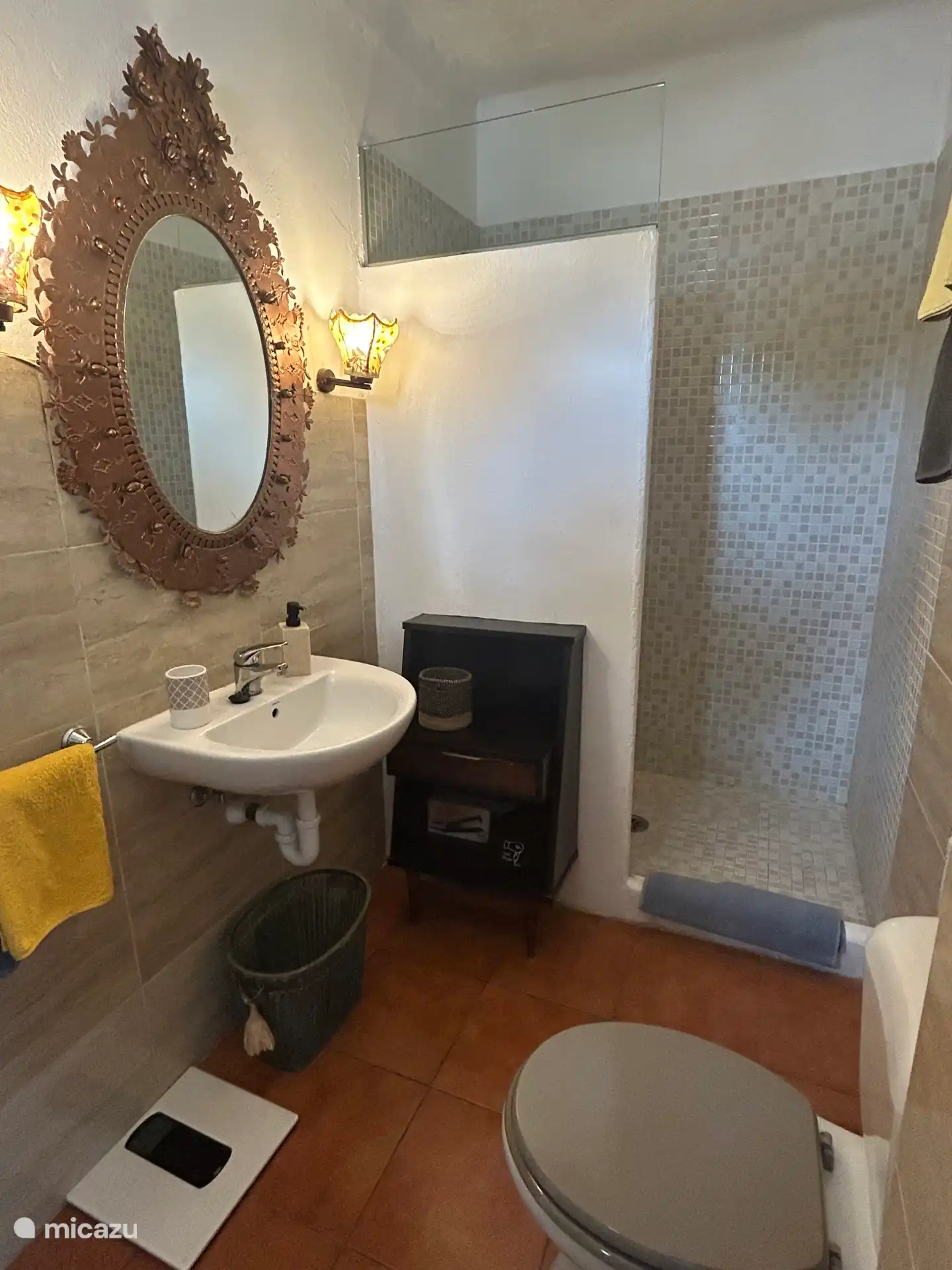Bathroom overview