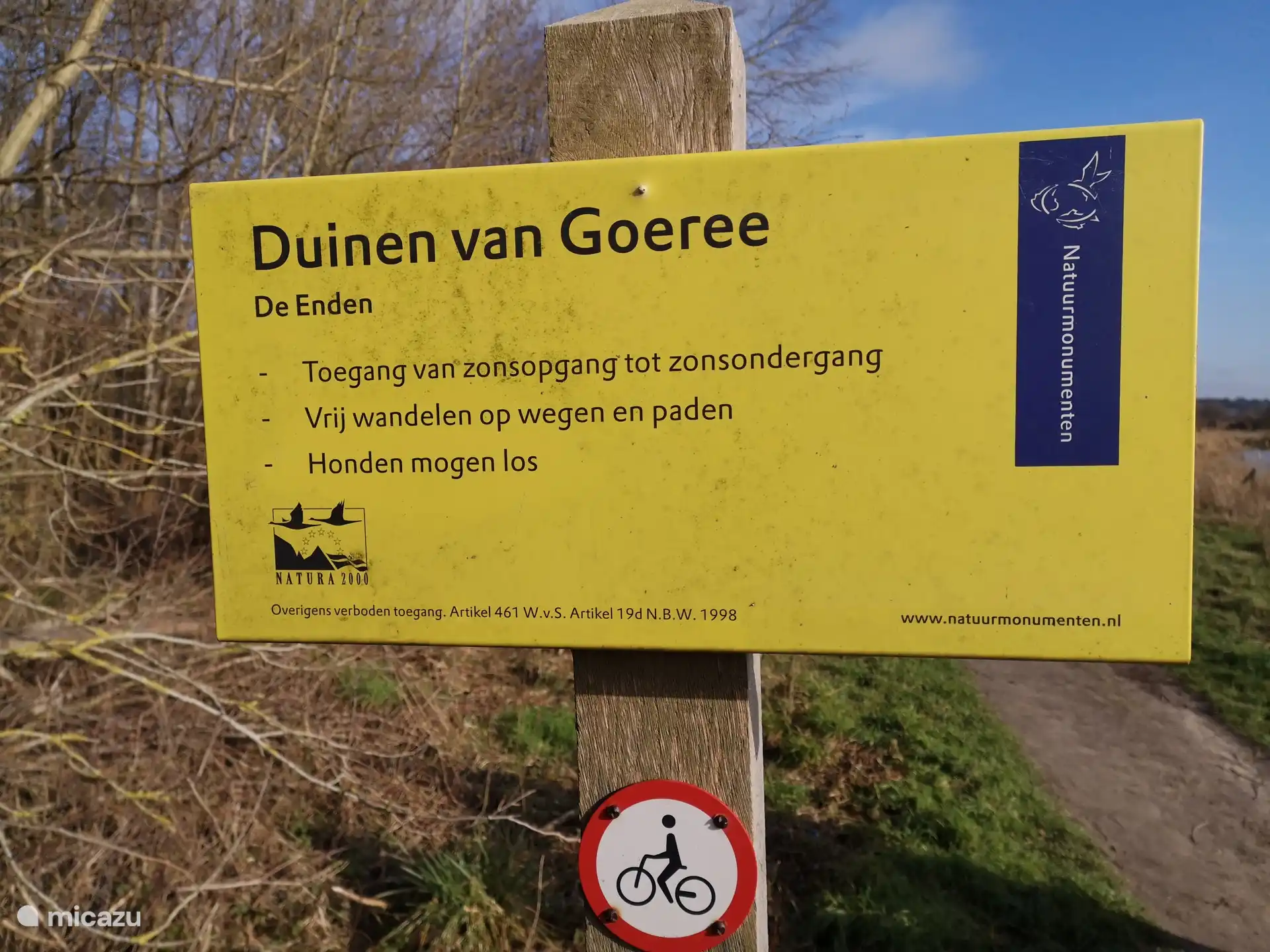 Hunde dürfen im Bereich der De Eenden-Düne frei herumlaufen.
