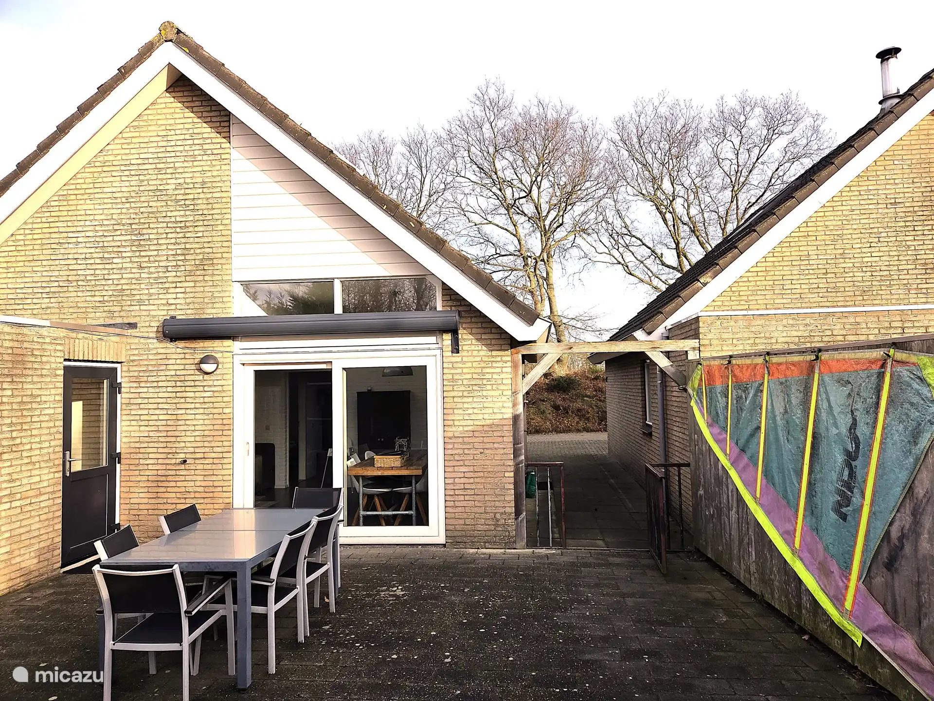 Terrassenferienhaus De Schurveling
Tür zum Hauswirtschaftsraum.
Schiebetüren ins Wohnzimmer.