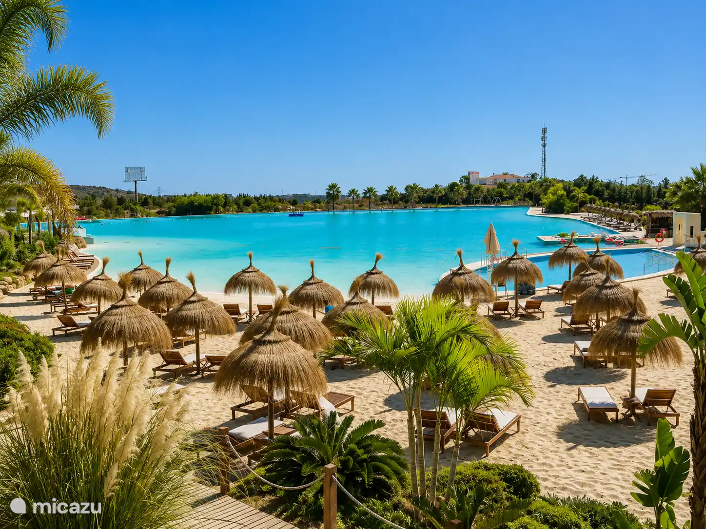 Alcazaba lagoon with private beach for renters