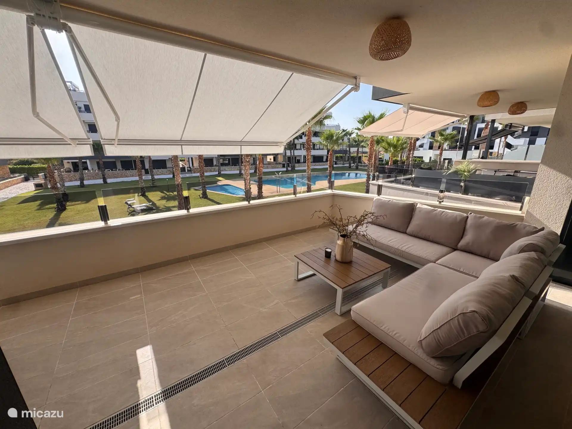 Juego de salón en terraza