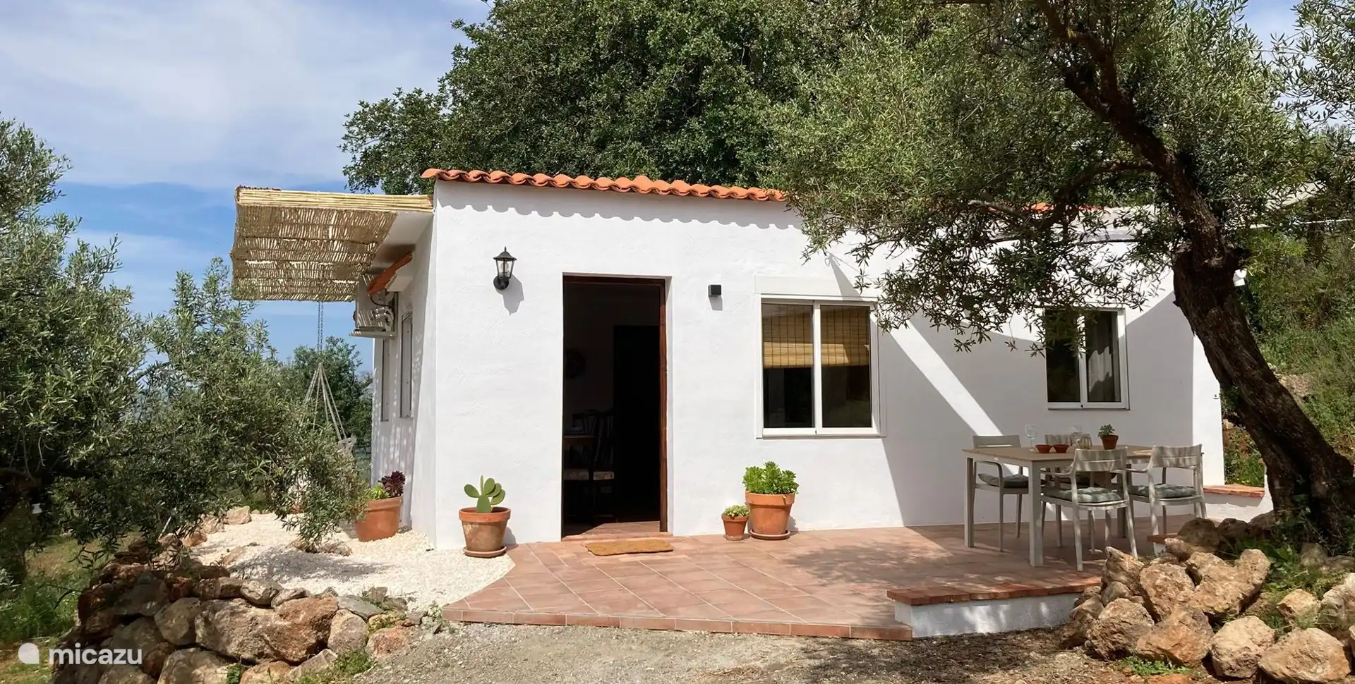 Casita Montaña, omringd door rust en natuur.