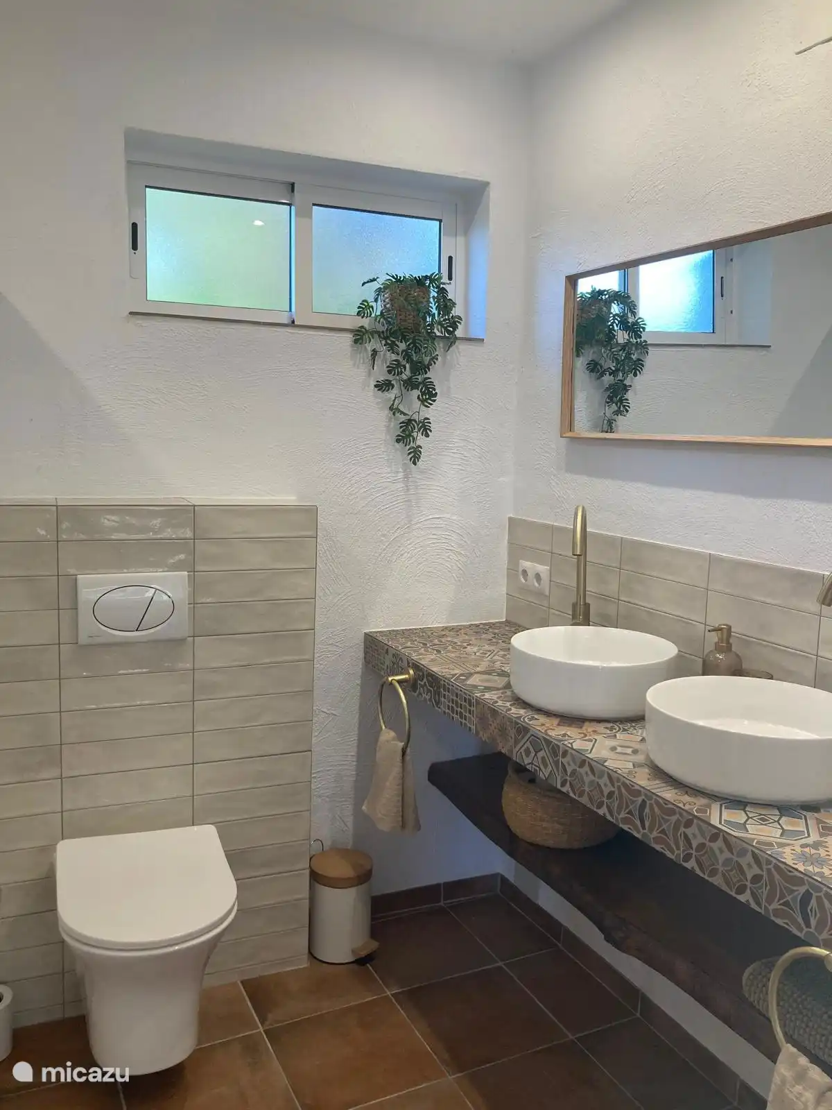 Comfortabele badkamer met alle voorzieningen.