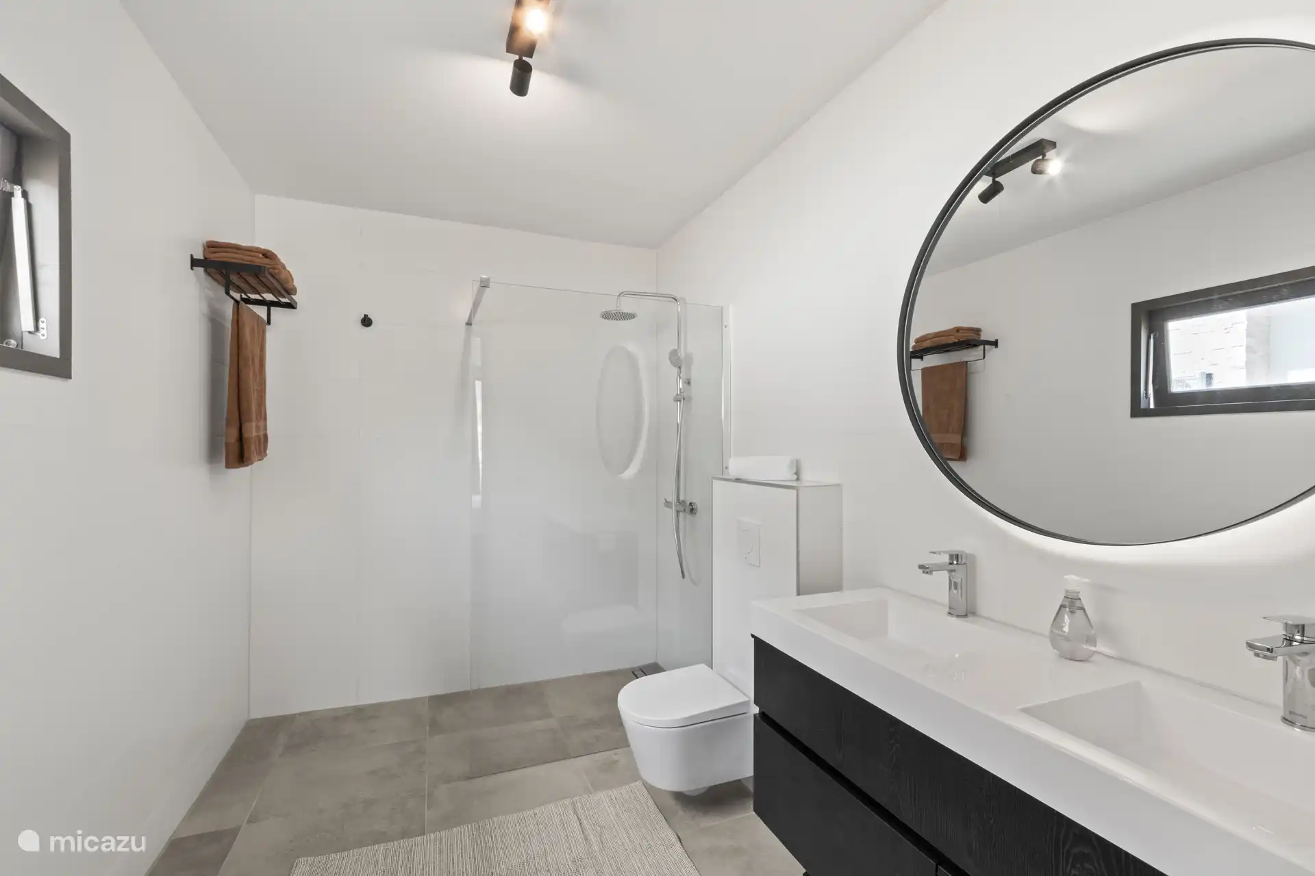 ensuite bathroom