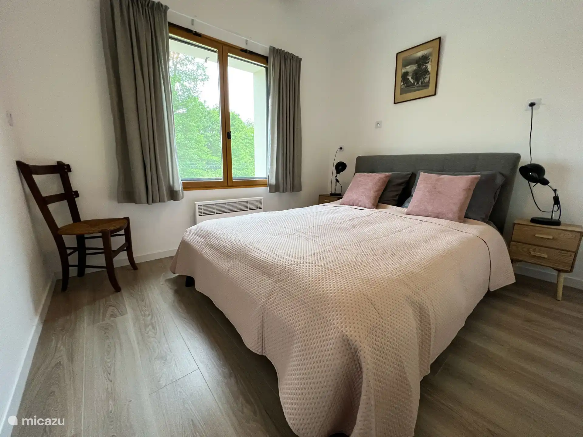 Slaapkamer met 2 persoons bed