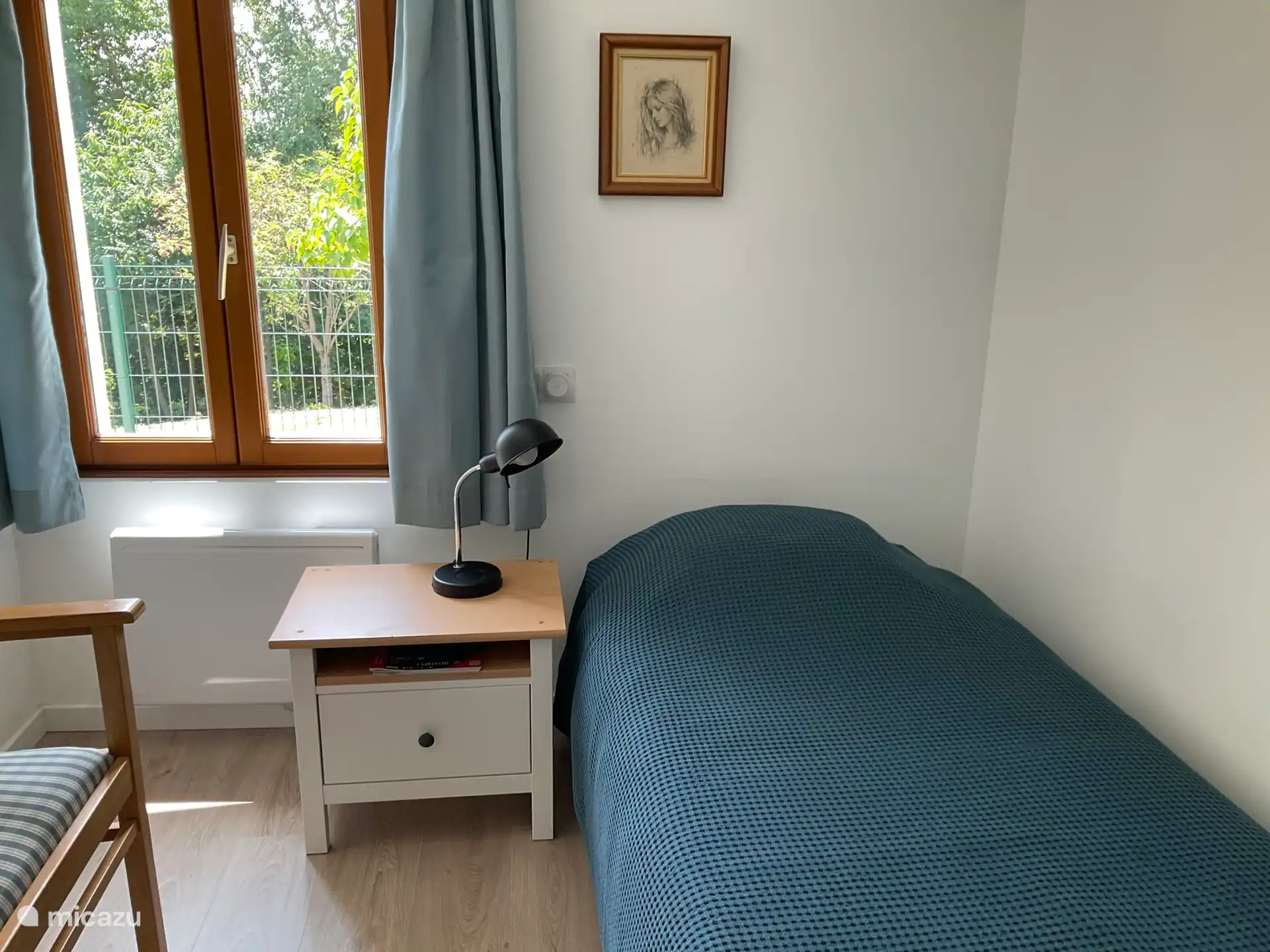 1 persoons slaapkamer, eventueel extra kinderbedje.