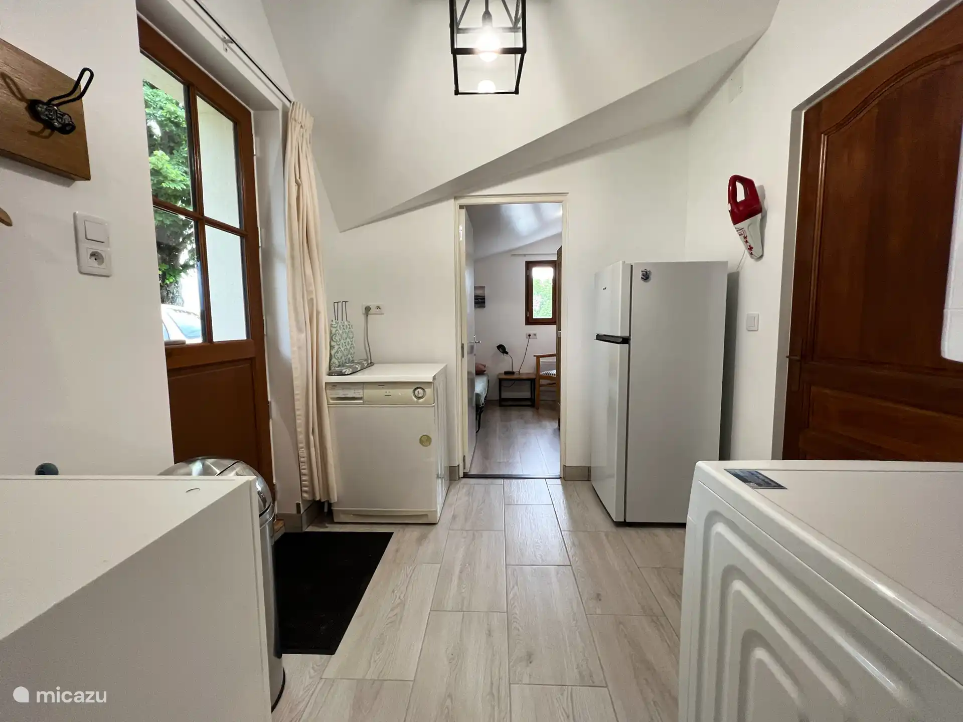 Bijkeuken met slaapkamer
