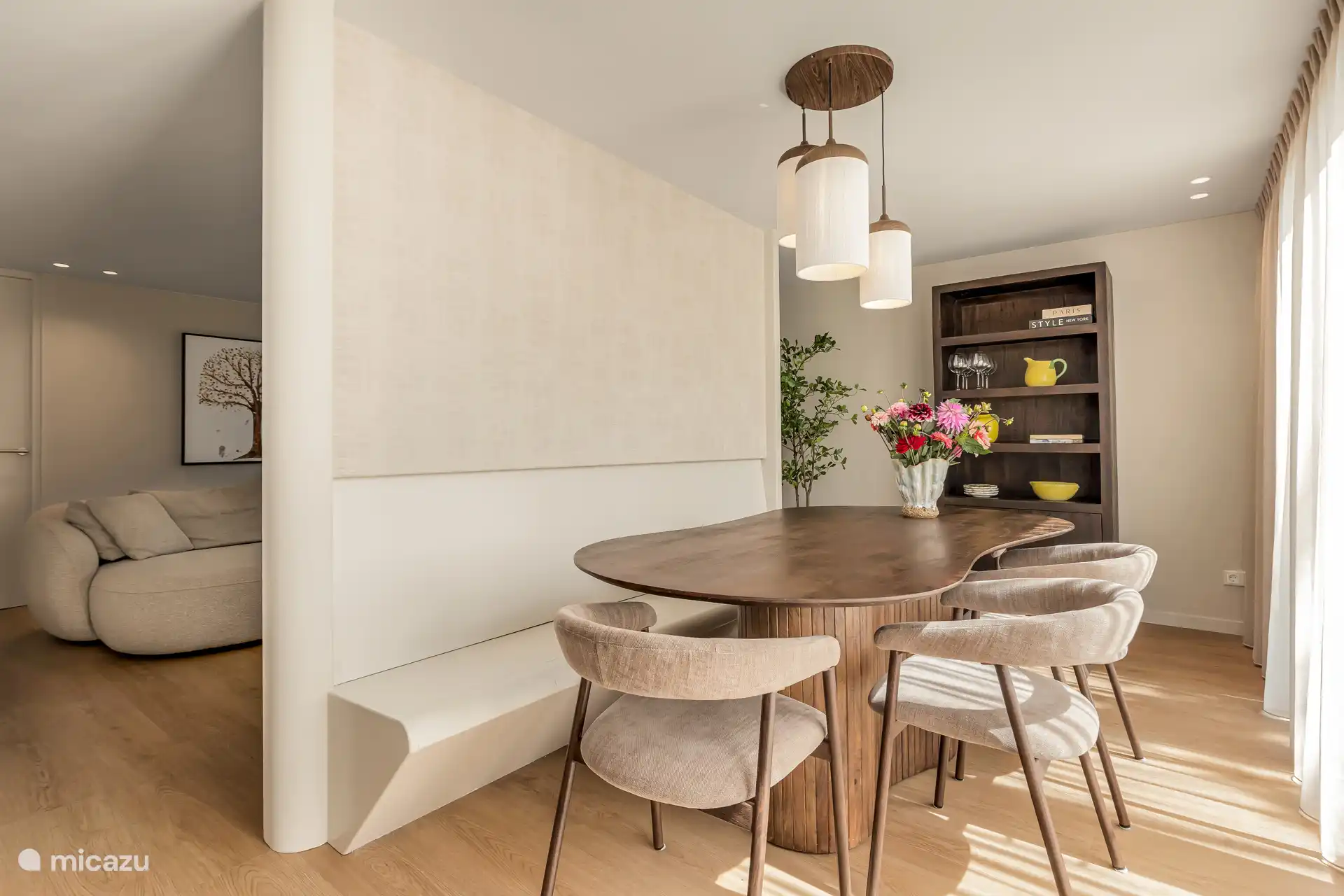 Sala de estar y comedor separados