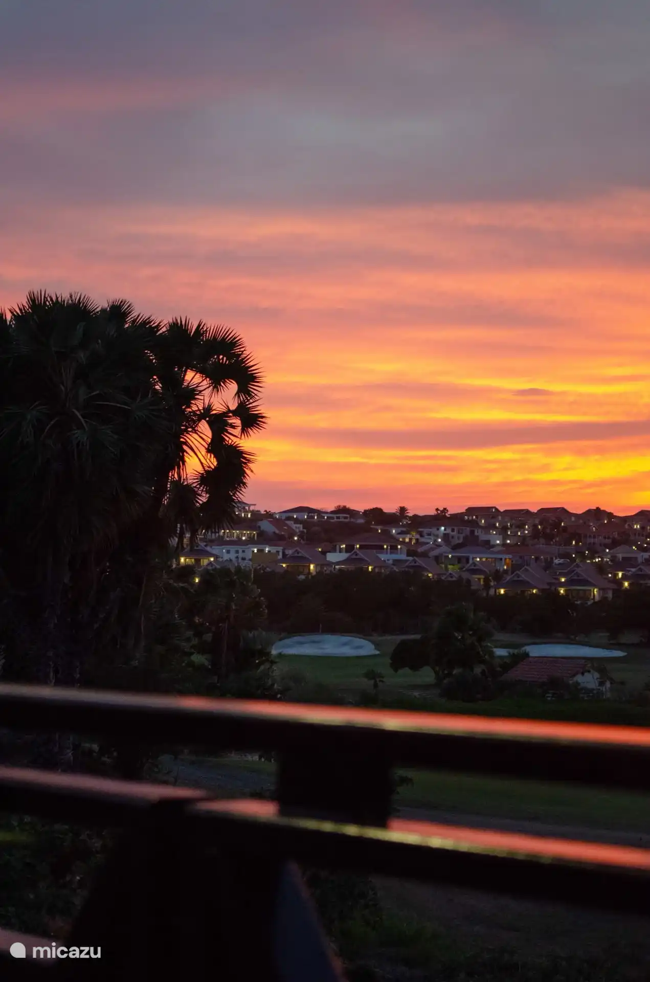 Vue depuis la terrasse en soirée