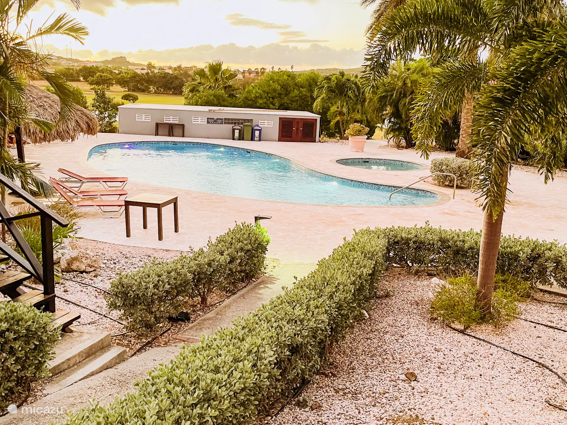 Piscine au complexe