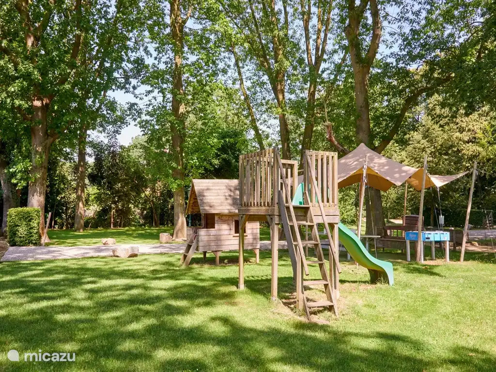 Speeltuin buiten