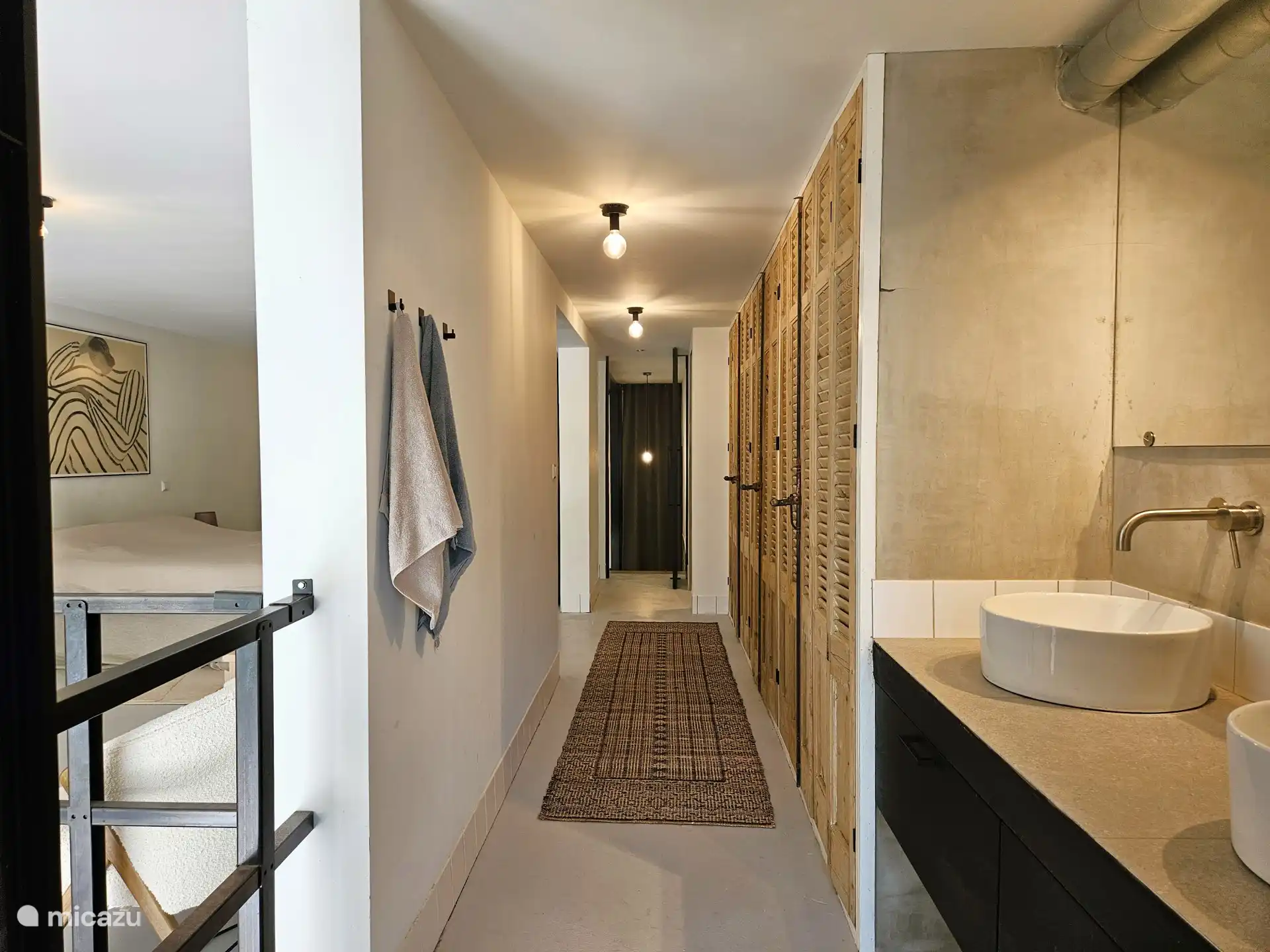 Badkamer en overloop vide