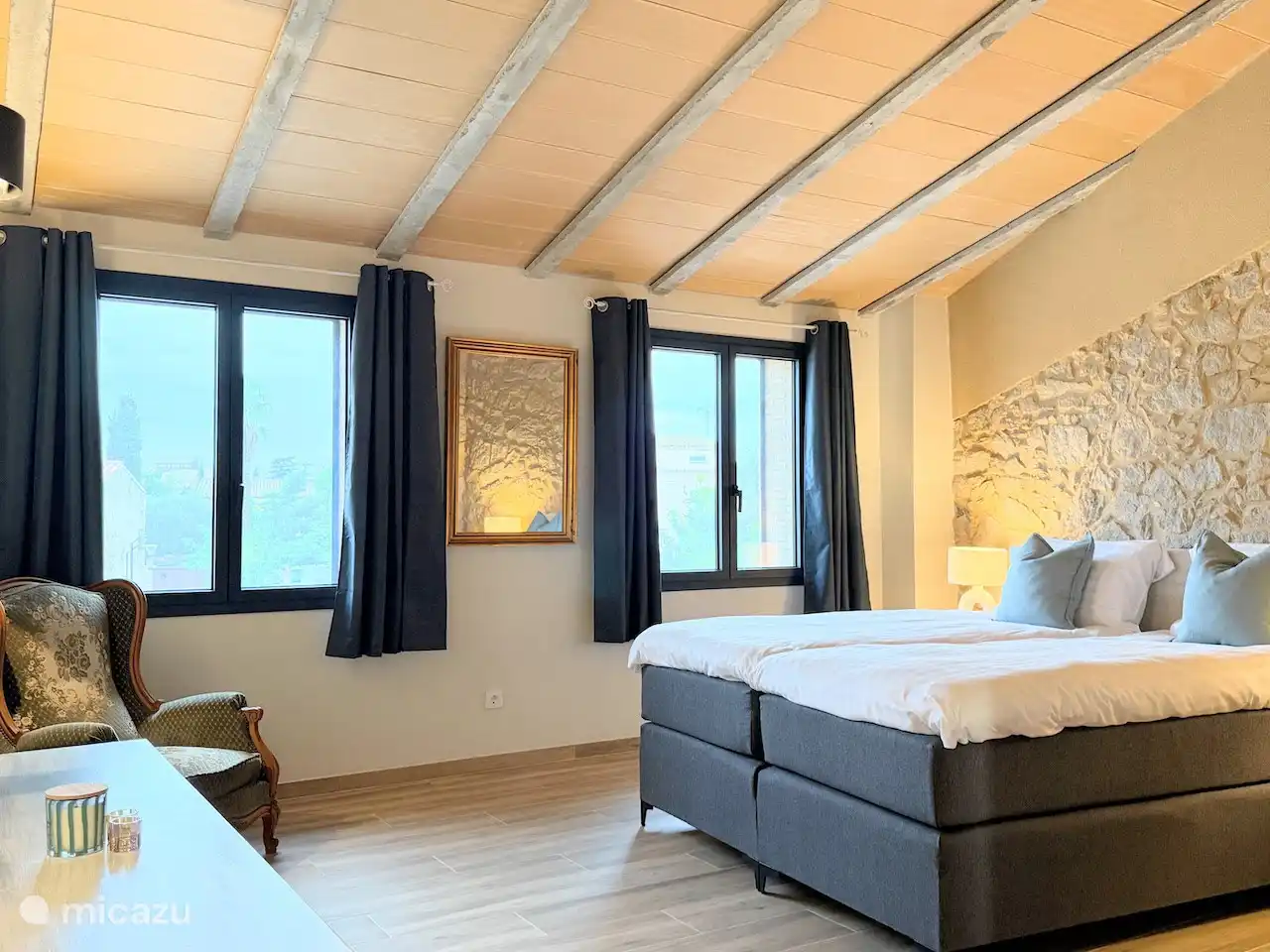 Large Bedroom with two luxurious and high box-spring beds (90x210)