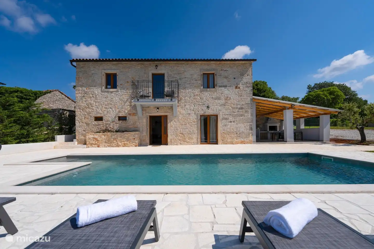 La villa con piscina privada