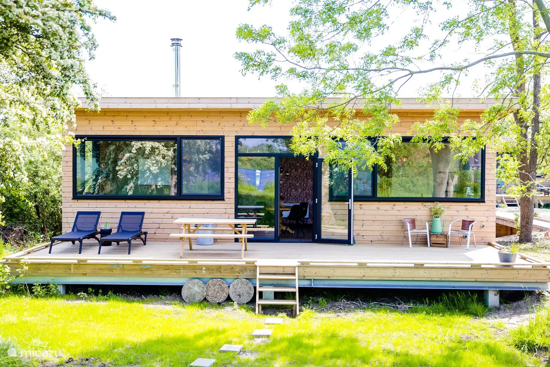 vakantiehuis huren in Goëngahuizen, Friesland, Nederland -  Waterlodge Iisfûgel