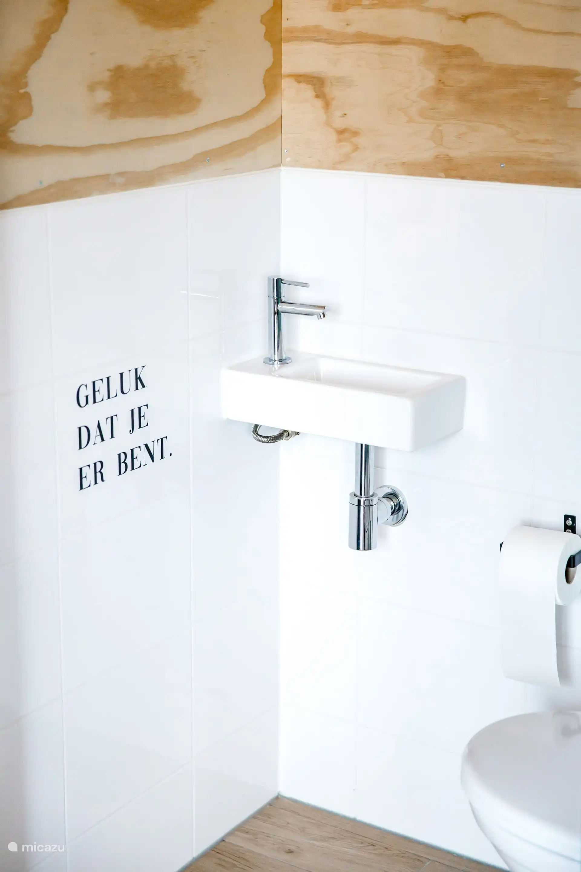 Toilet met fonteintje.