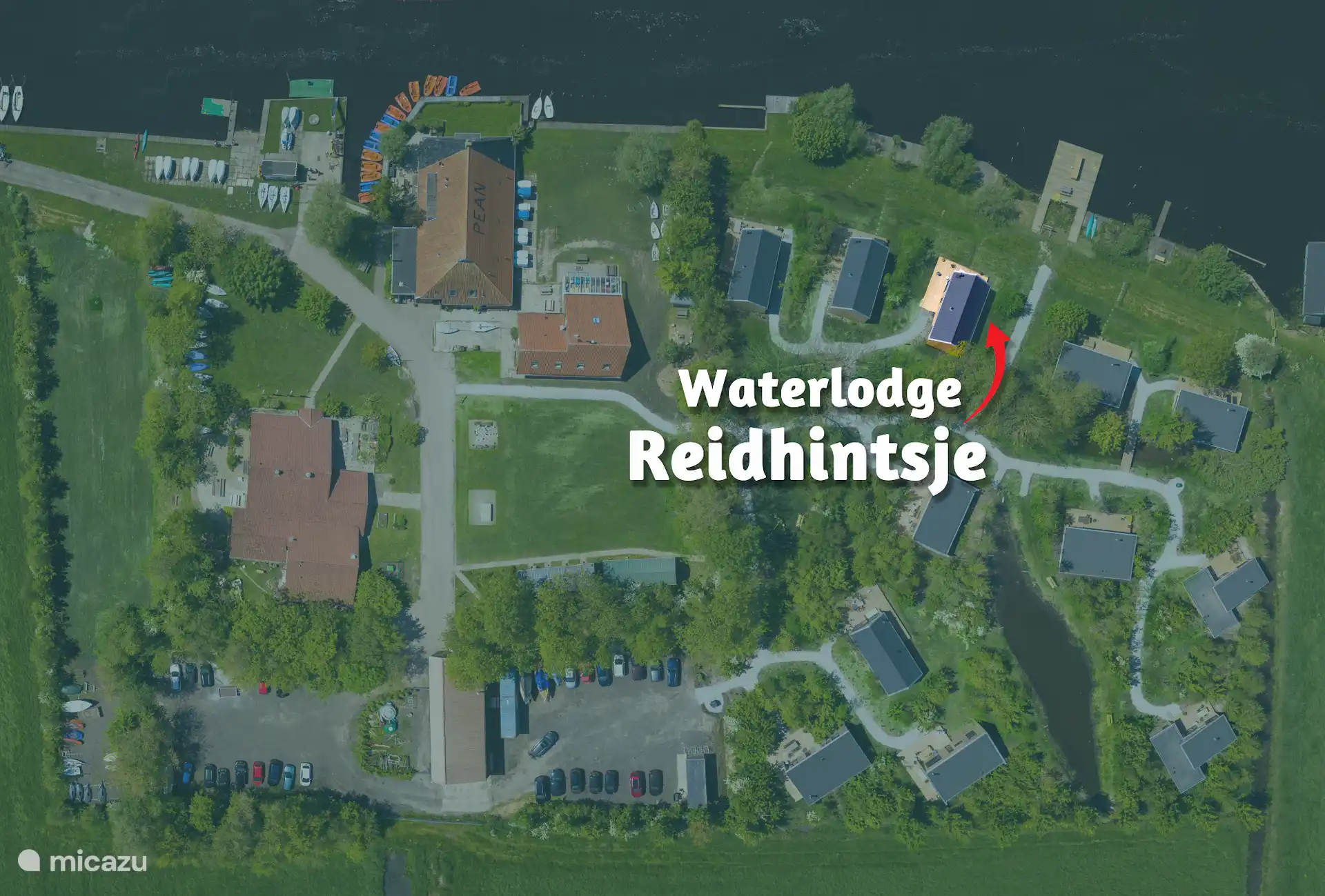 Luchtfoto van het park met de ligging van Waterlodge Reidhintsje.