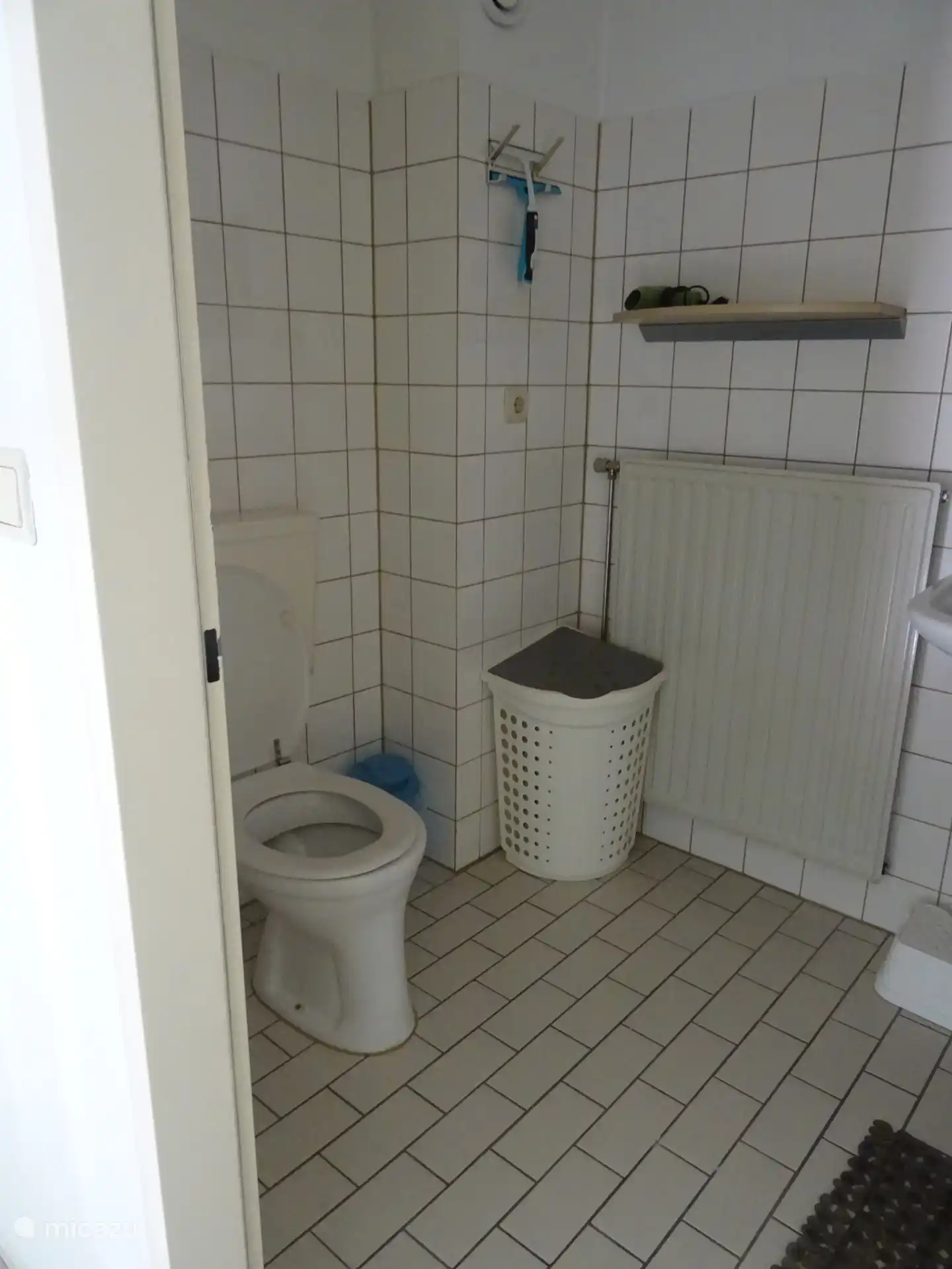Bathroom toilet