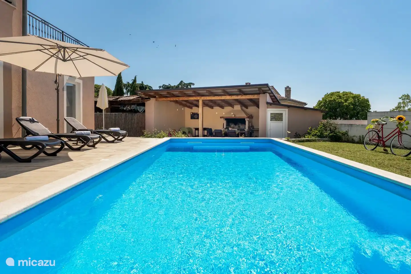piscina + veranda