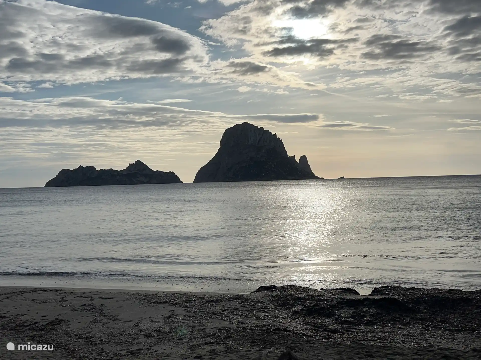 Mythisch eilandje Es Vedrá gelegen in Cala D'Hort