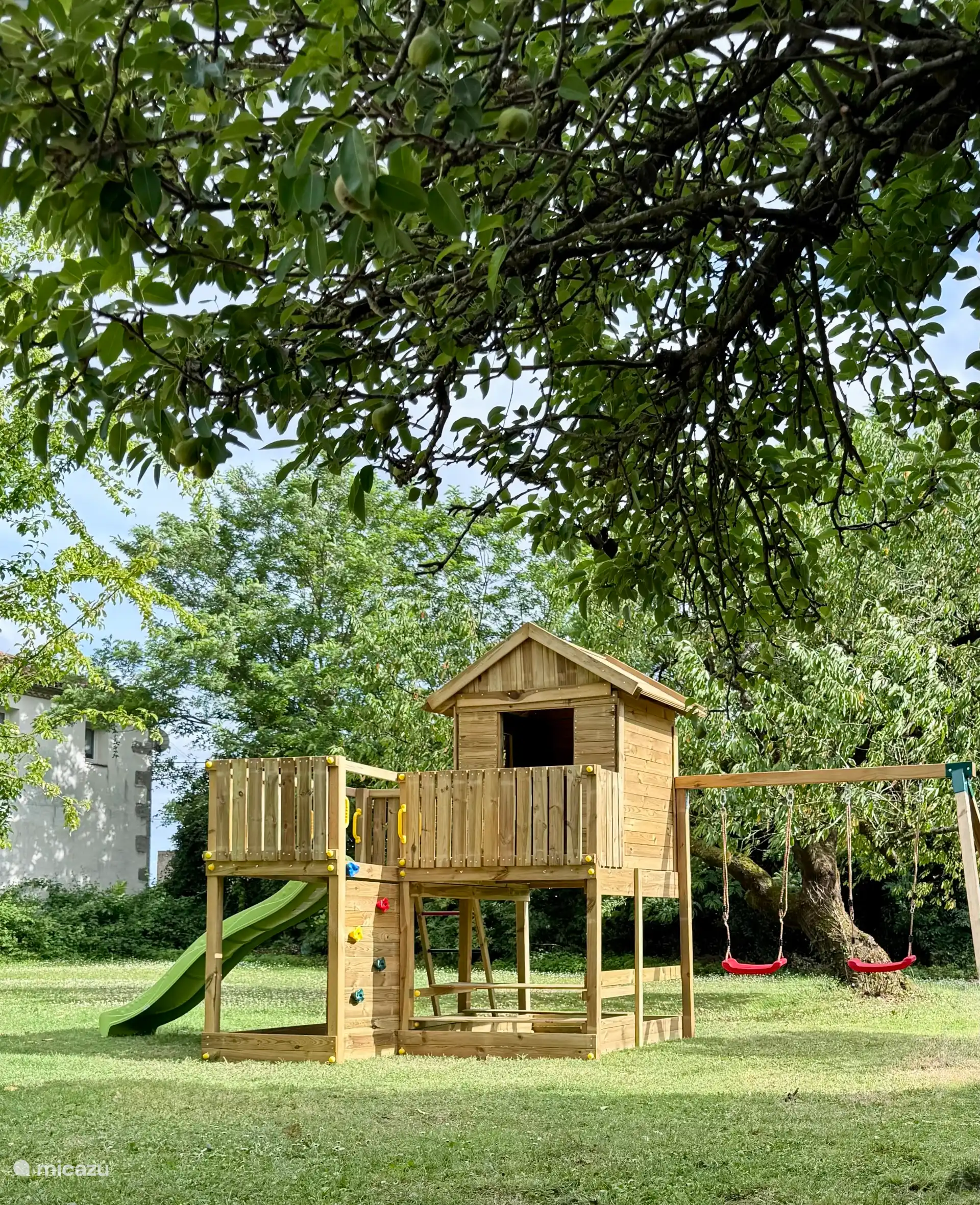 Es gibt auch einen schönen Spielplatz für die Kleinen.