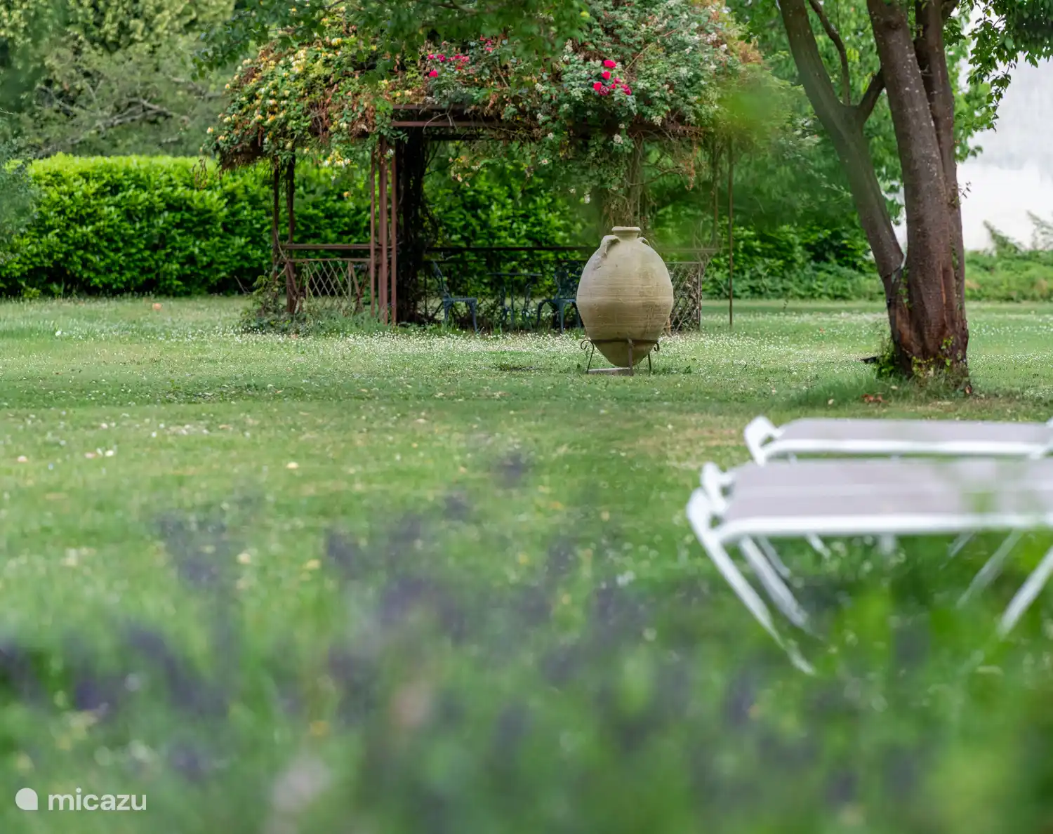 Ein Blick bis zum Pavillon.