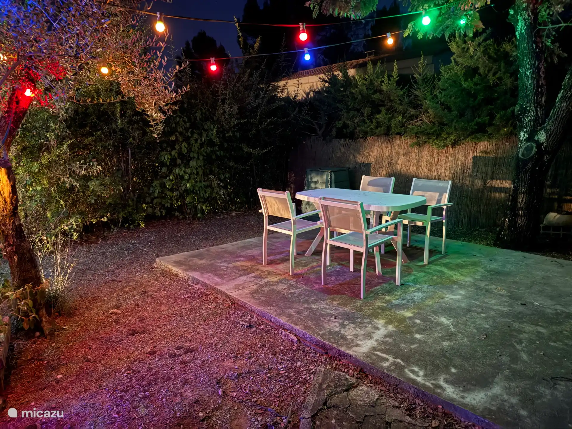 Extra terrasje buiten, gezellig voor ‘s avonds.