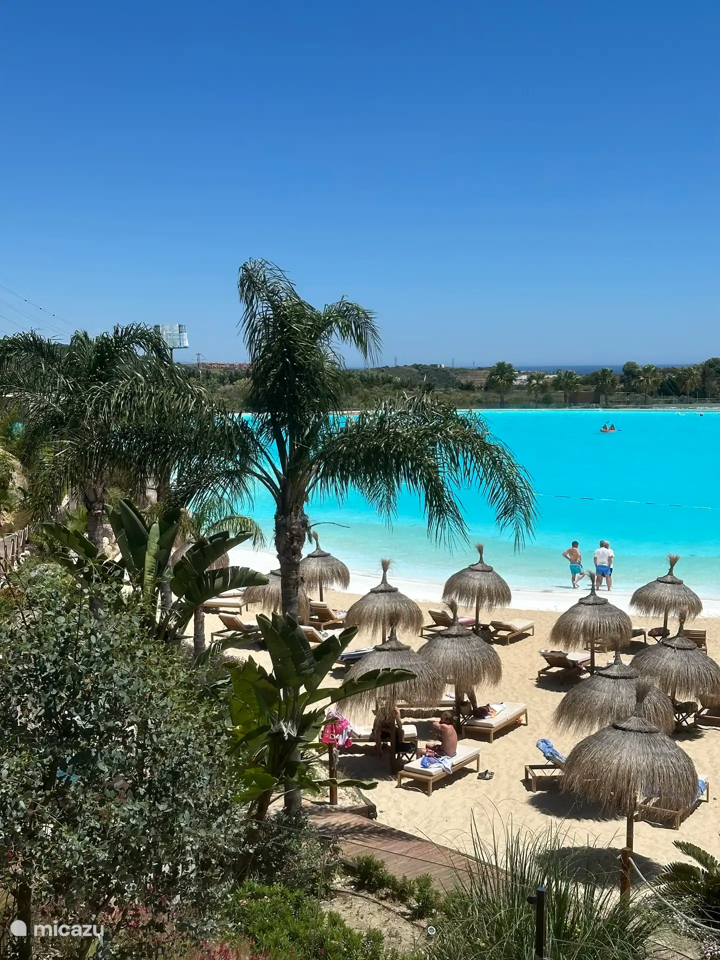 On site lagoon with free entrance for our clients 