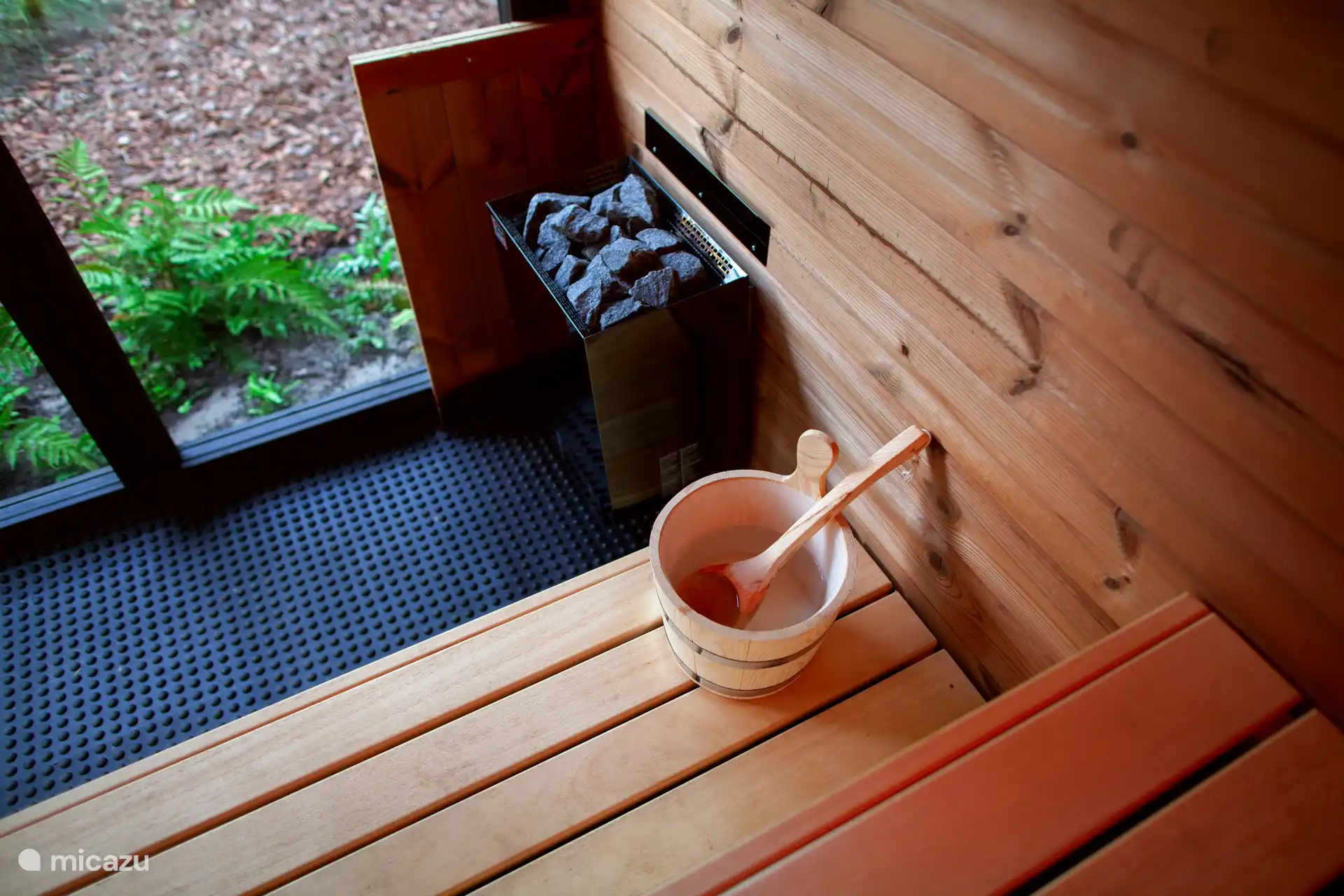 Traditionele Finse sauna met mogelijkheid tot opgieten