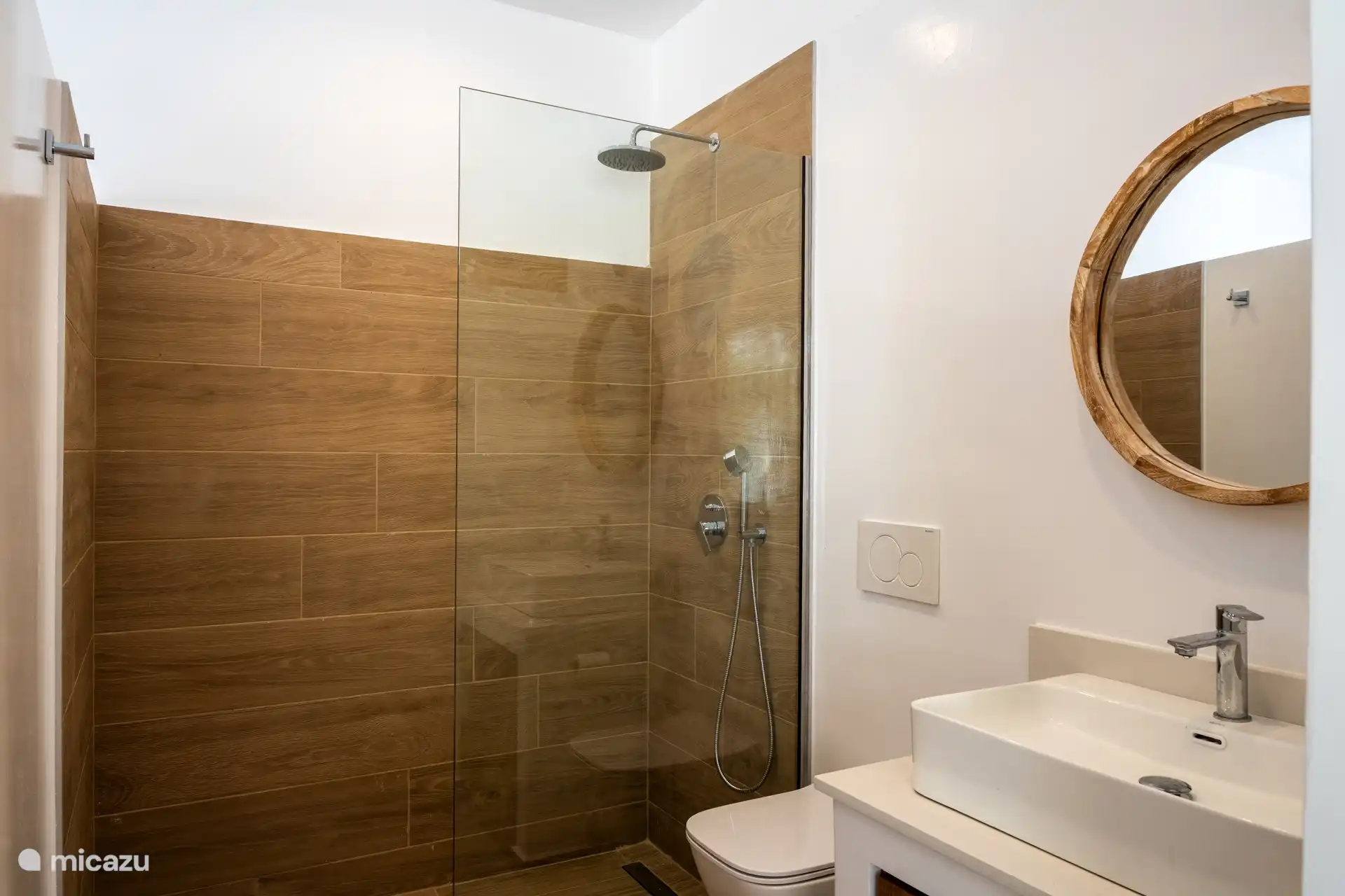 Bathroom in the guesthouse 