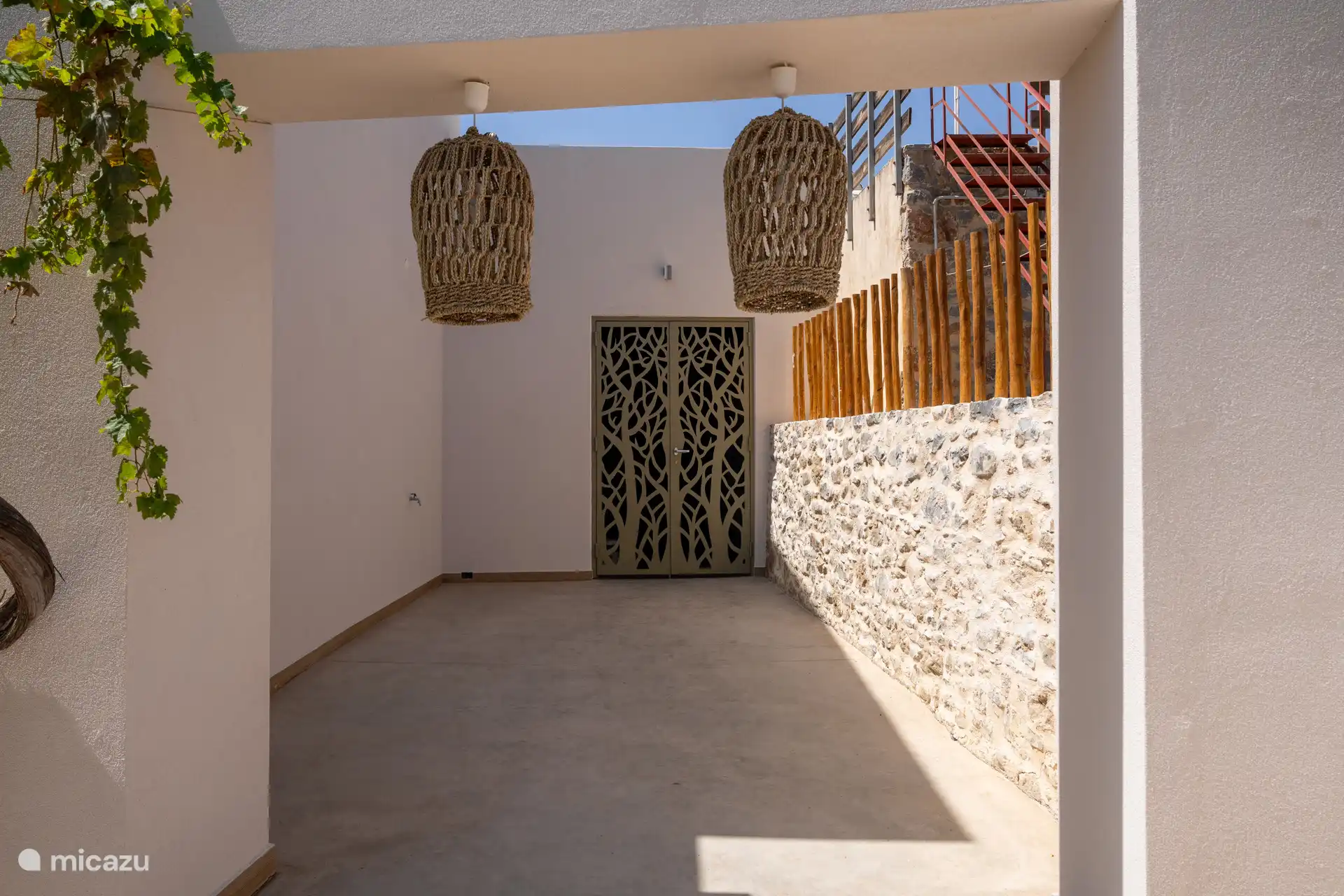 Now garage but can also be used as an extra bedroom 